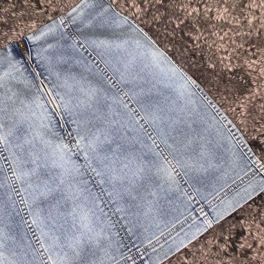 Designer Free People High-Waisted Denim Mini Skirt Size 25" / US 0 / IT 36 - 5 Thumbnail