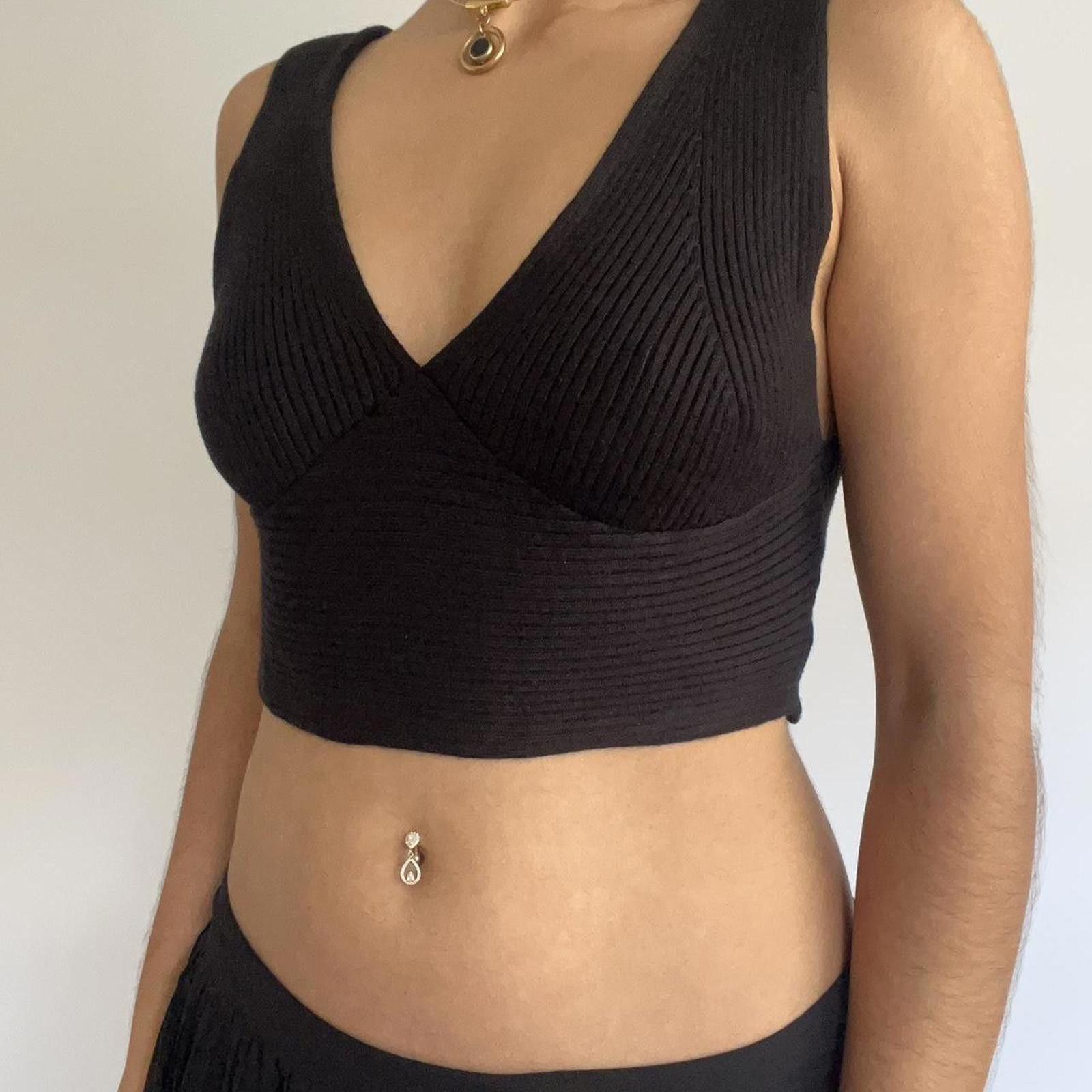 Other Black ribbed knit tank top with a V-neckline and stretchy Size M / US 6-8 / IT 42-44 - 3 Thumbnail