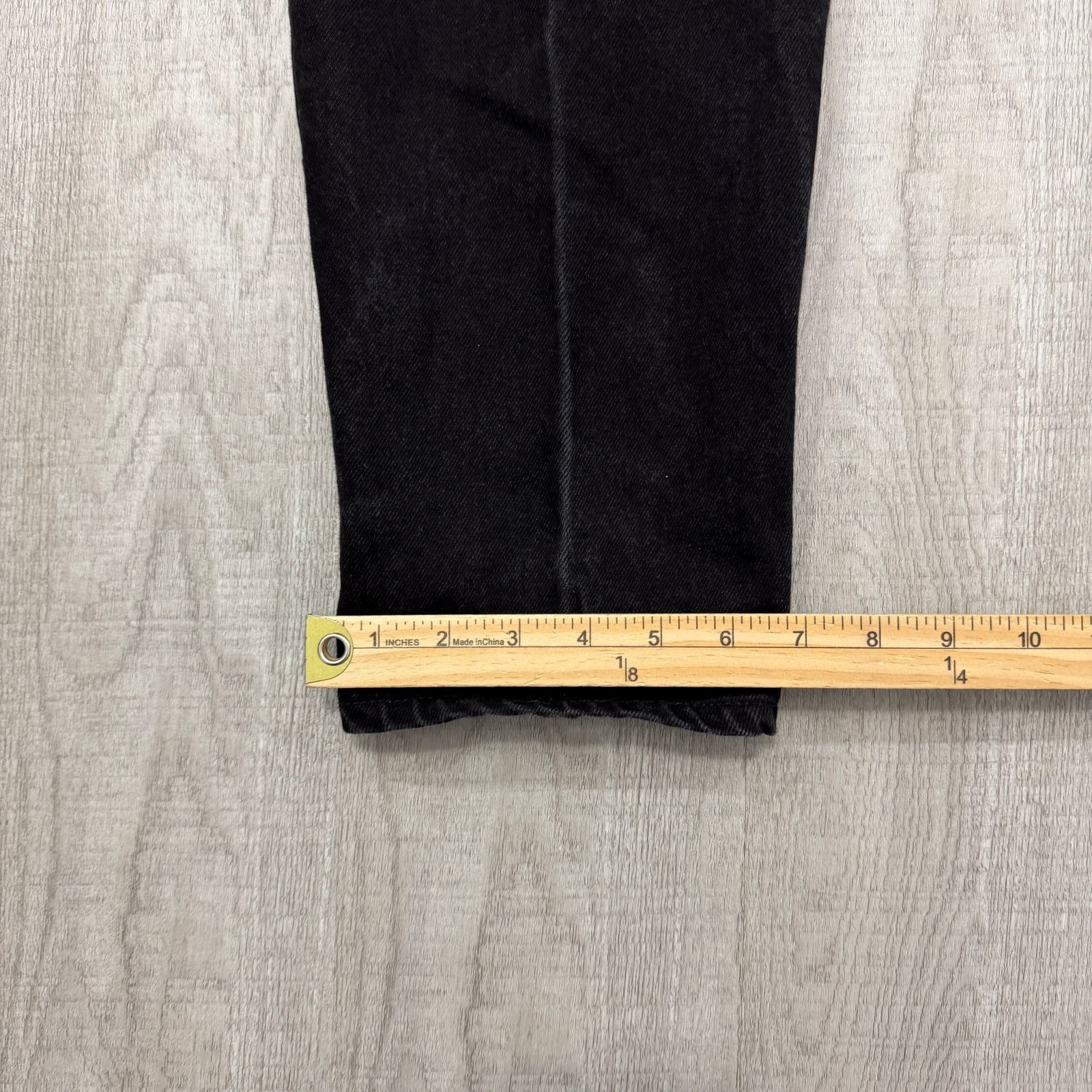 Levi's Vintage Levis 560 Loose Fit Tapered Leg Jeans Men's 31x30 Size US 31 - 11 Thumbnail