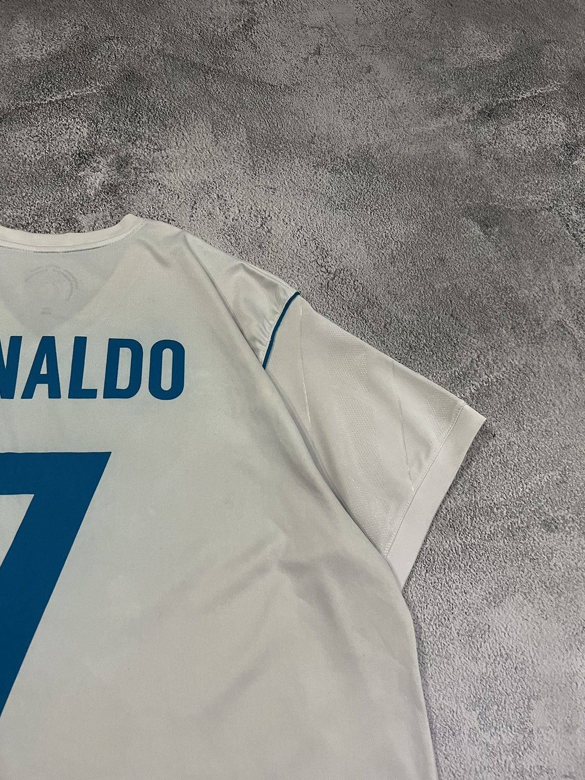 Vintage Vintage Y2k Real Madrid Ronaldo 7 Soccer Jersey Size US XXL / EU 58 / 5 - 13 Thumbnail