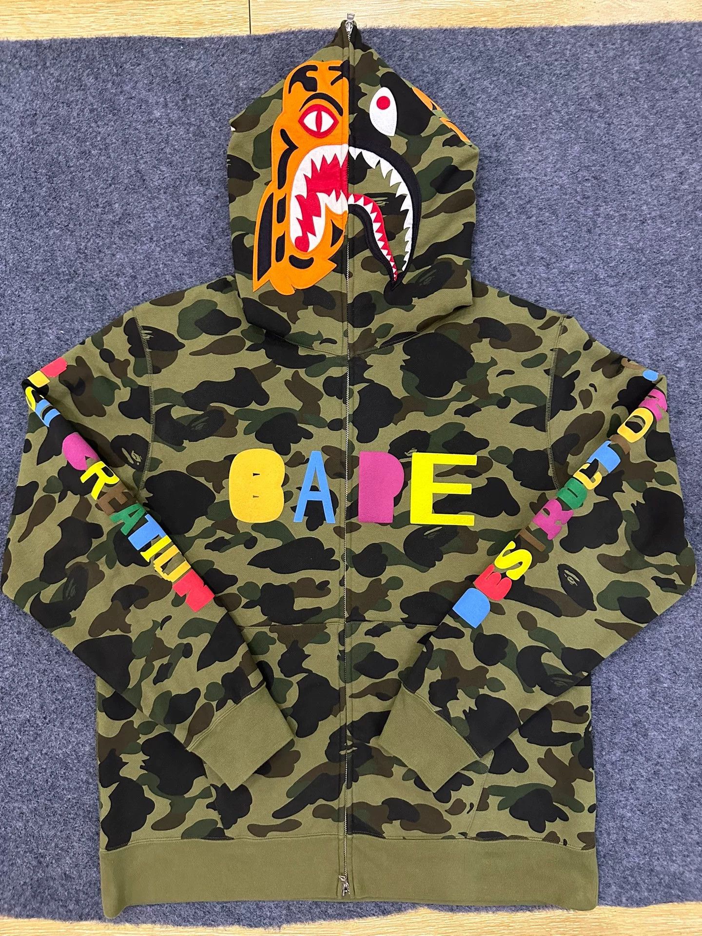 Bape Bape Ready Ade Multi Shark Sweatshirt Size US XXL / EU 58 / 5 - 1 Thumbnail