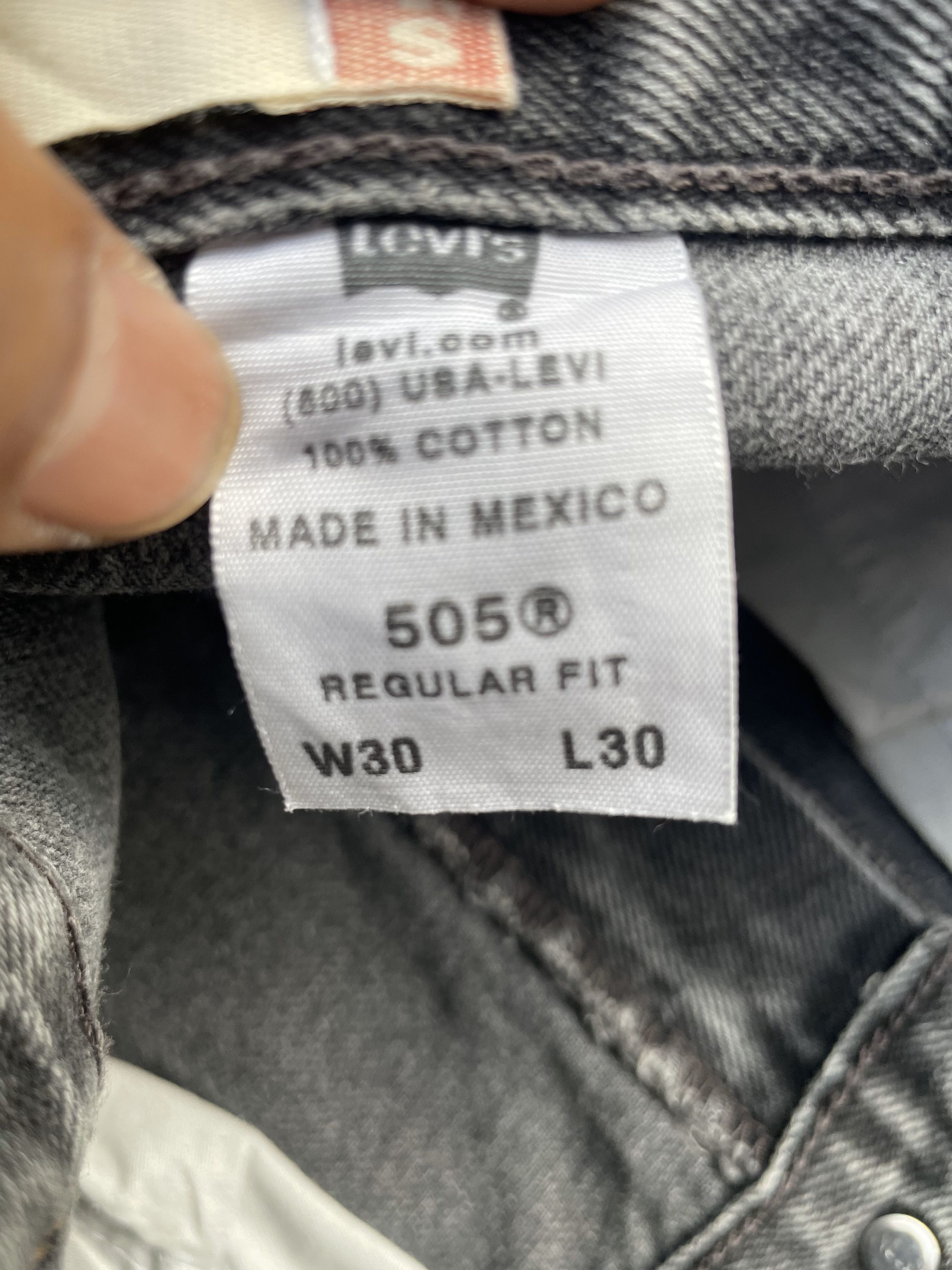 Levi's Vintage 2005 Levis 505 e Faded Distresed Size US 29 - 13 Thumbnail