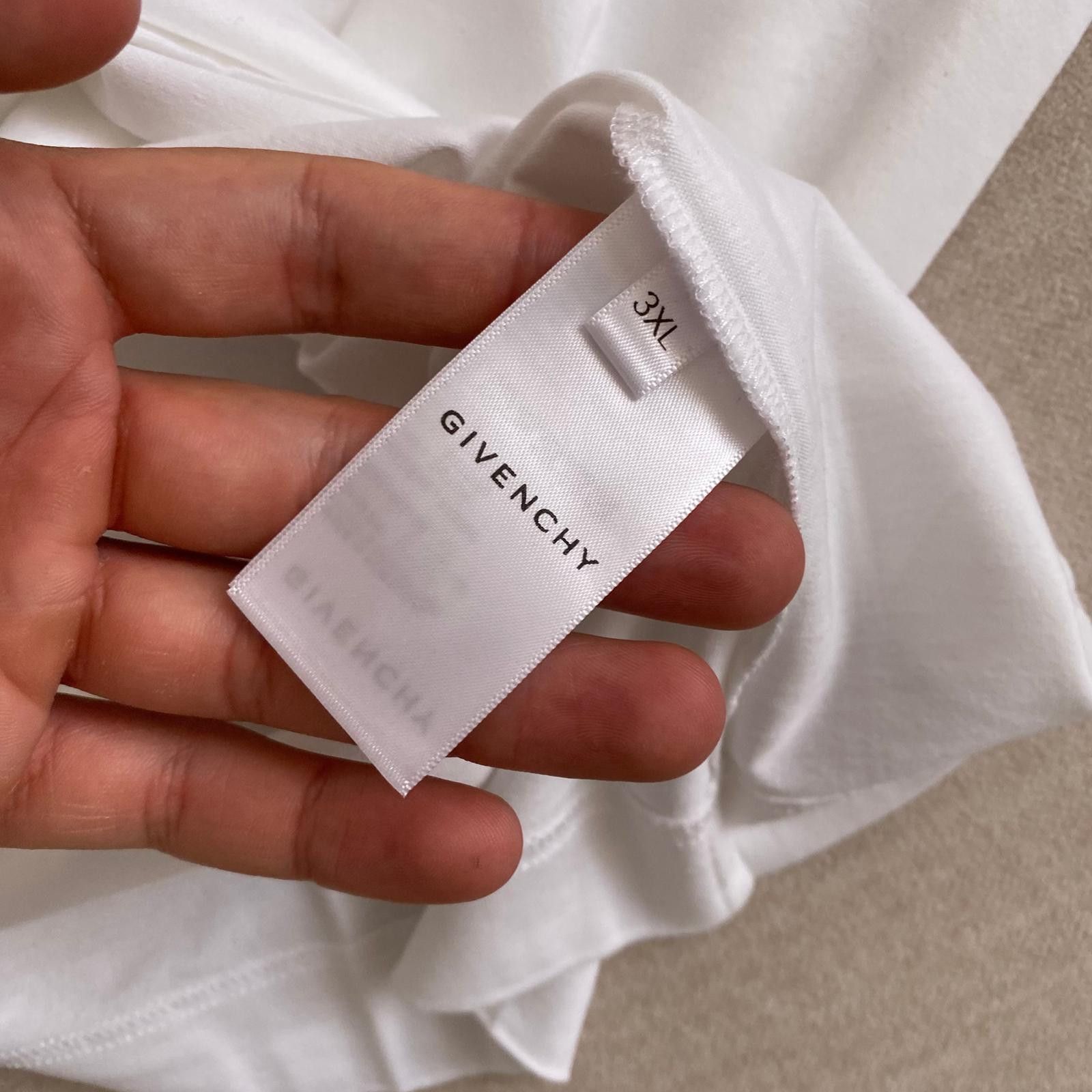 Givenchy White Reverse Logo T-Shirt Size US XXL / EU 58 / 5 - 7 Thumbnail