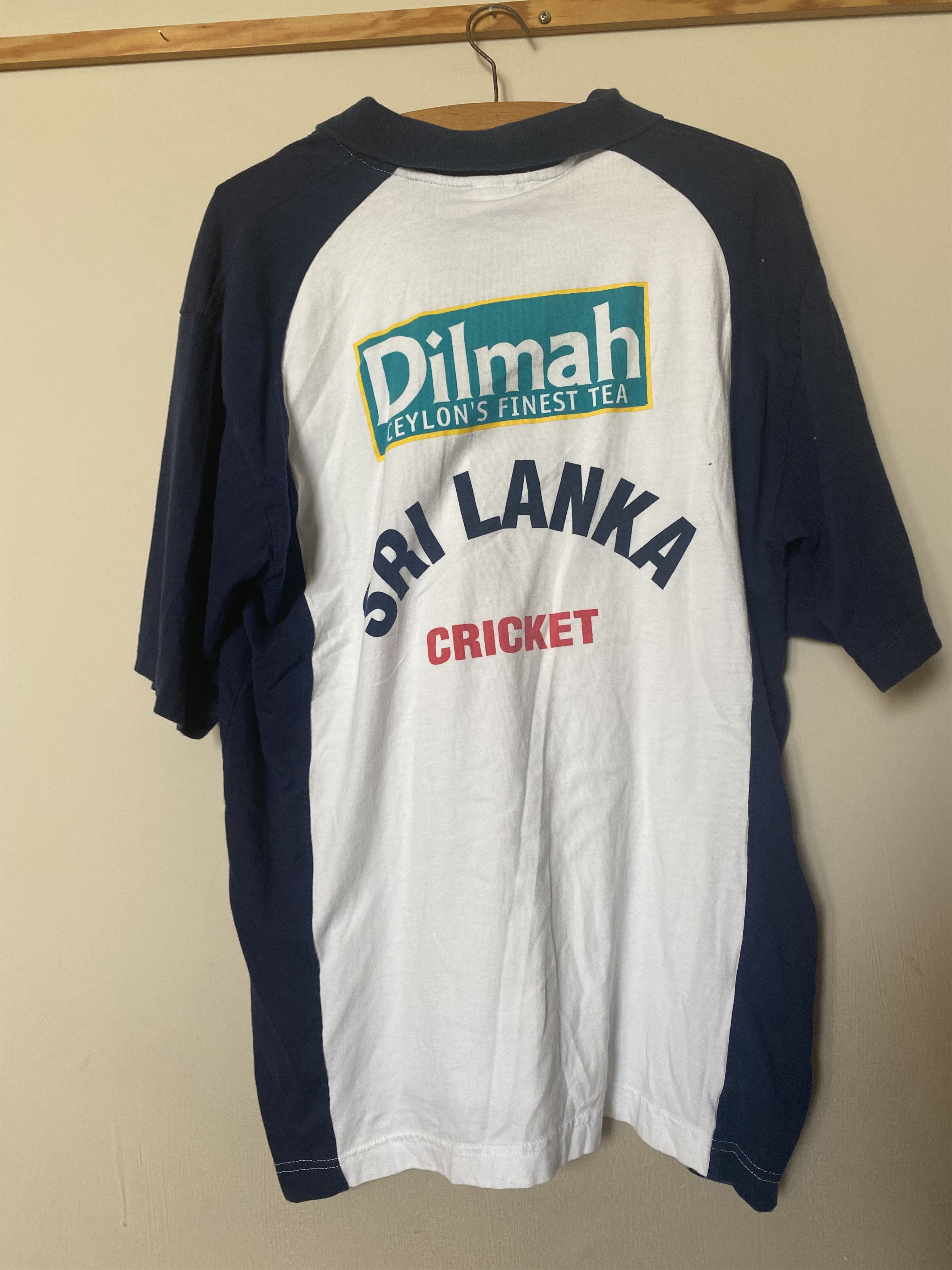 Other Cricket Jersey SRI LANKA - L - UNIQUE Size US L / EU 52-54 / 3 - 2 Thumbnail