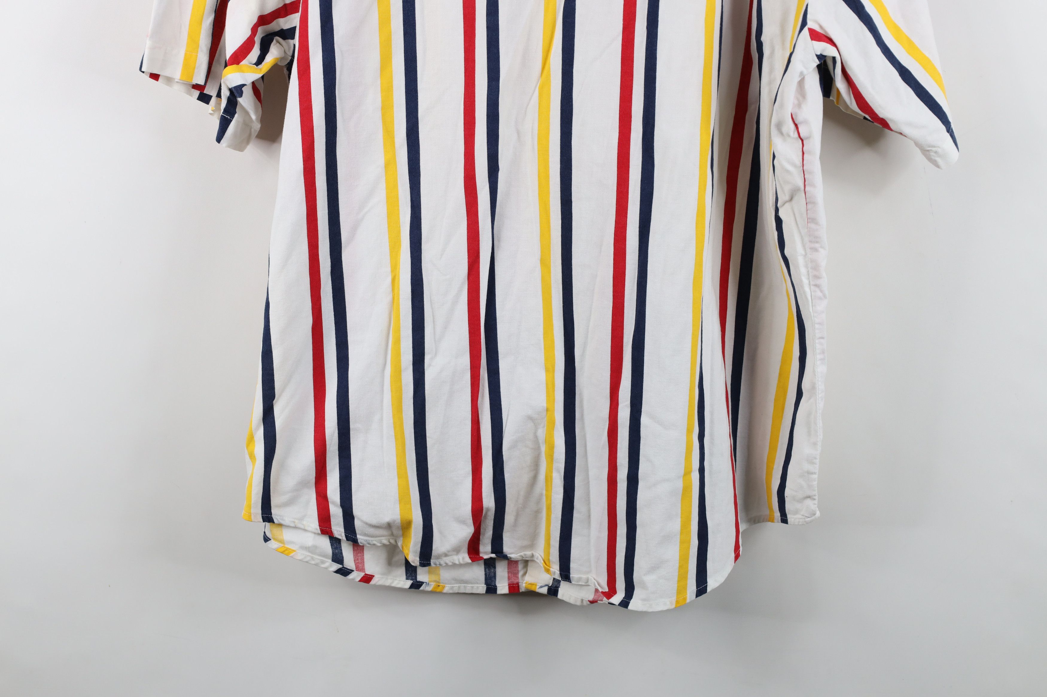 Vintage Vintage 90s Streetwear Block Short Sleeve Button Down Shirt Size US L / EU 52-54 / 3 - 11 Thumbnail
