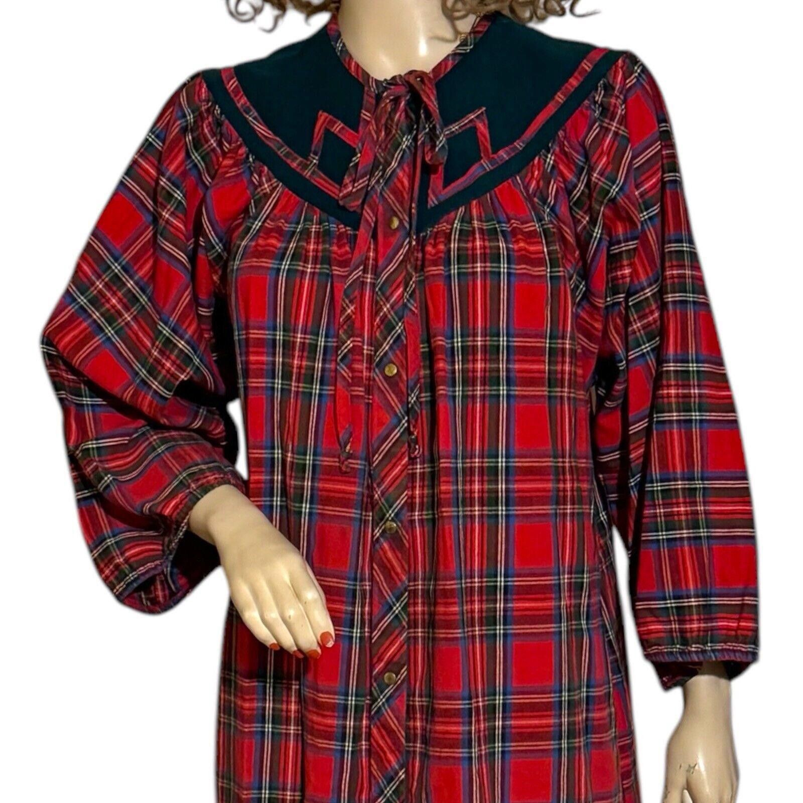 Designer Vintage Models Coat Snap Up Red Flannel House Dress Robe XL Size ONE SIZE - 2 Thumbnail
