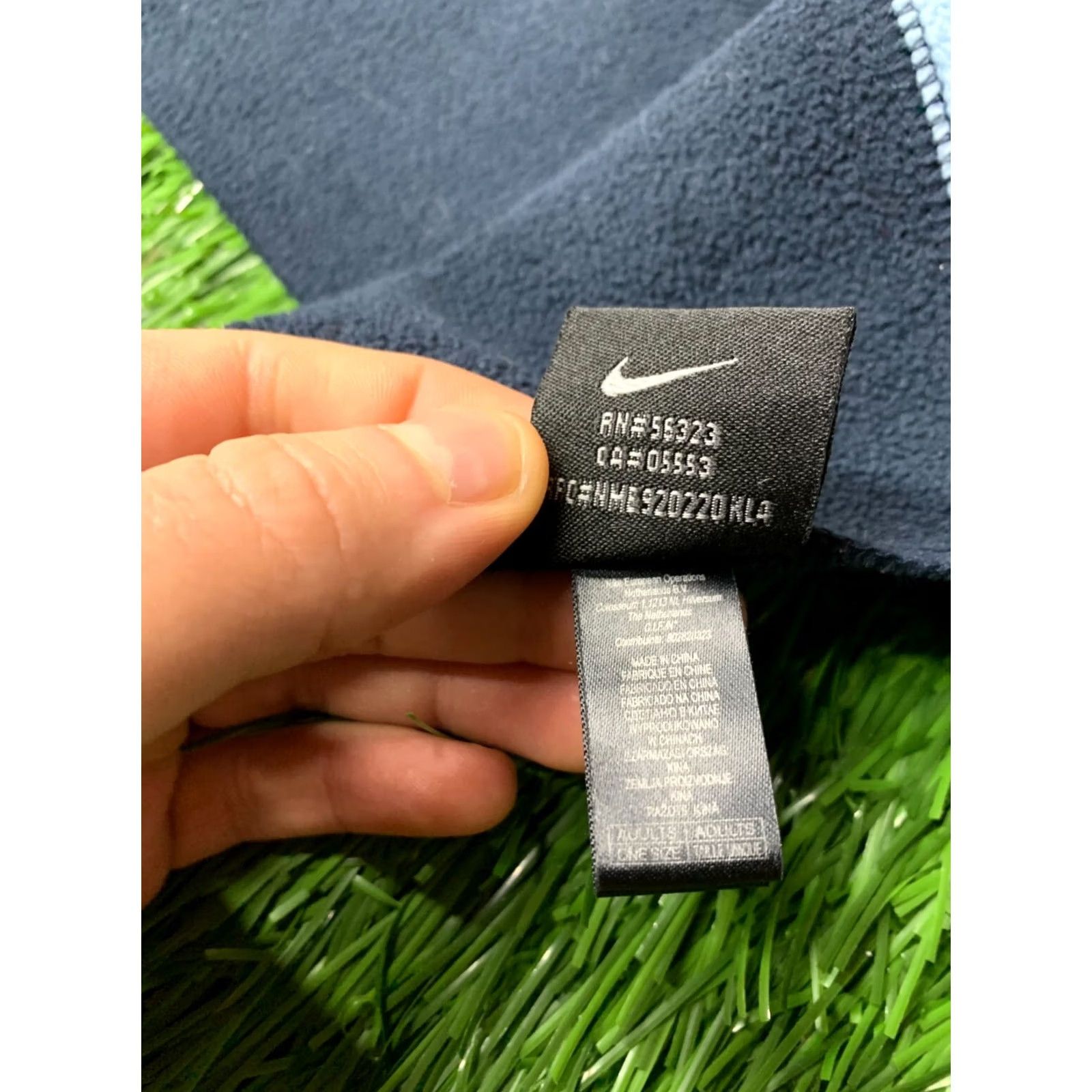 Nike NIKE Scarf Men One Size Blue Casual Vintage? NO (keep clarity) Size ONE SIZE - 6 Thumbnail