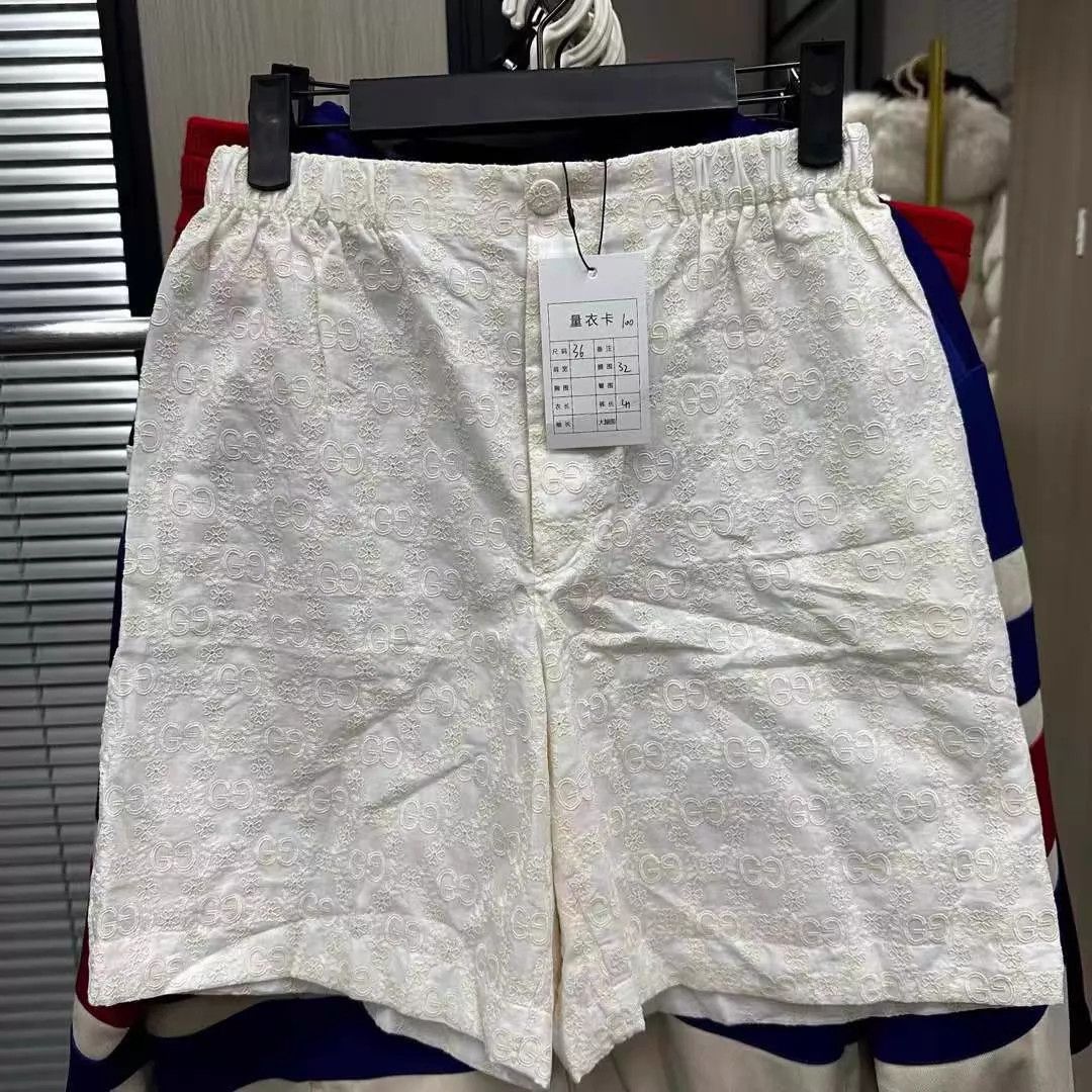 Gucci Gucci Double G All Over Print Short 36 NWT Size 25" / US 0 / IT 36 - 1 Thumbnail
