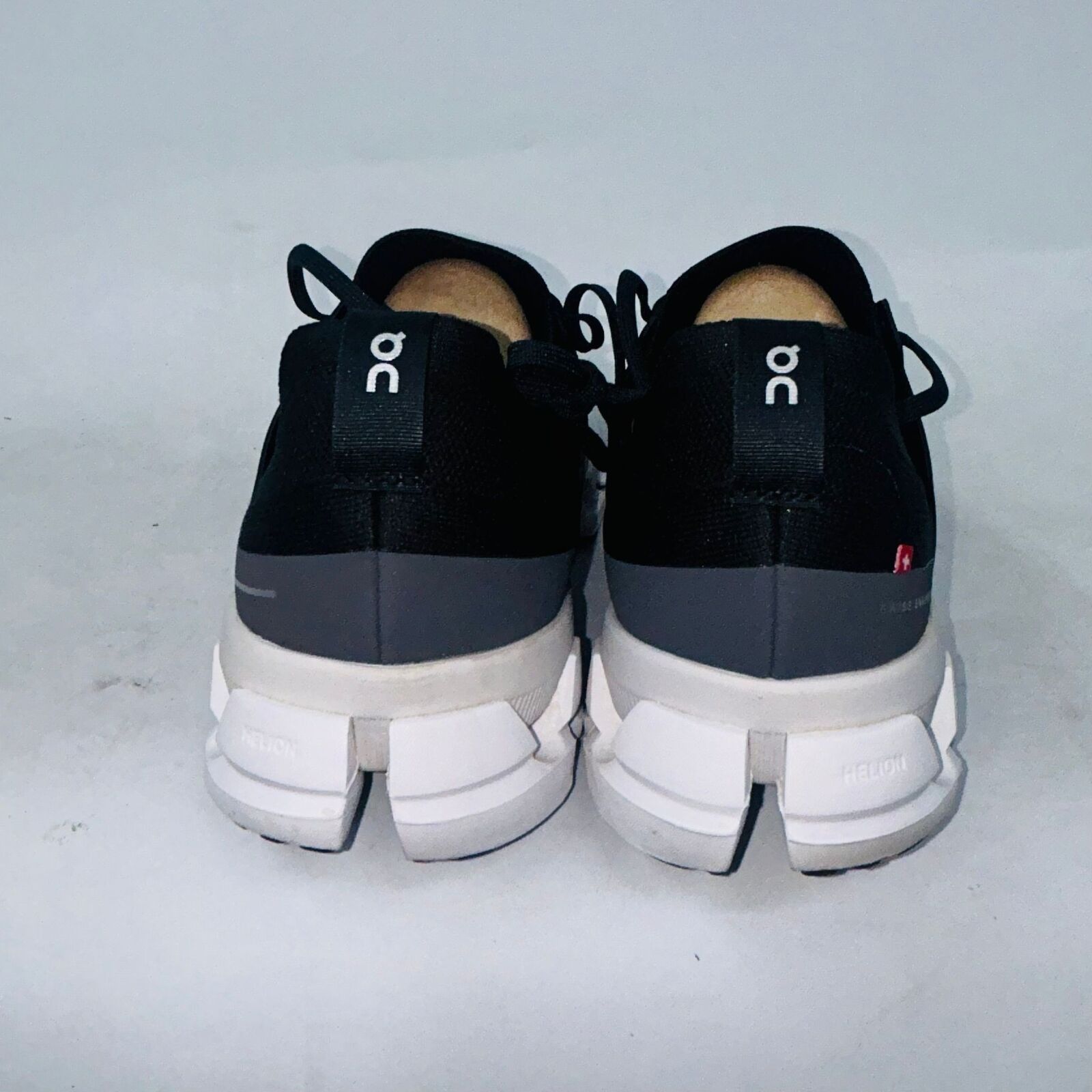 On ON-RUNNING MENS CLOUDSWIFT 3 "BLACK/WHITE SNEAKERS SIZE 10D Size US 10 / IT 40 - 3 Thumbnail