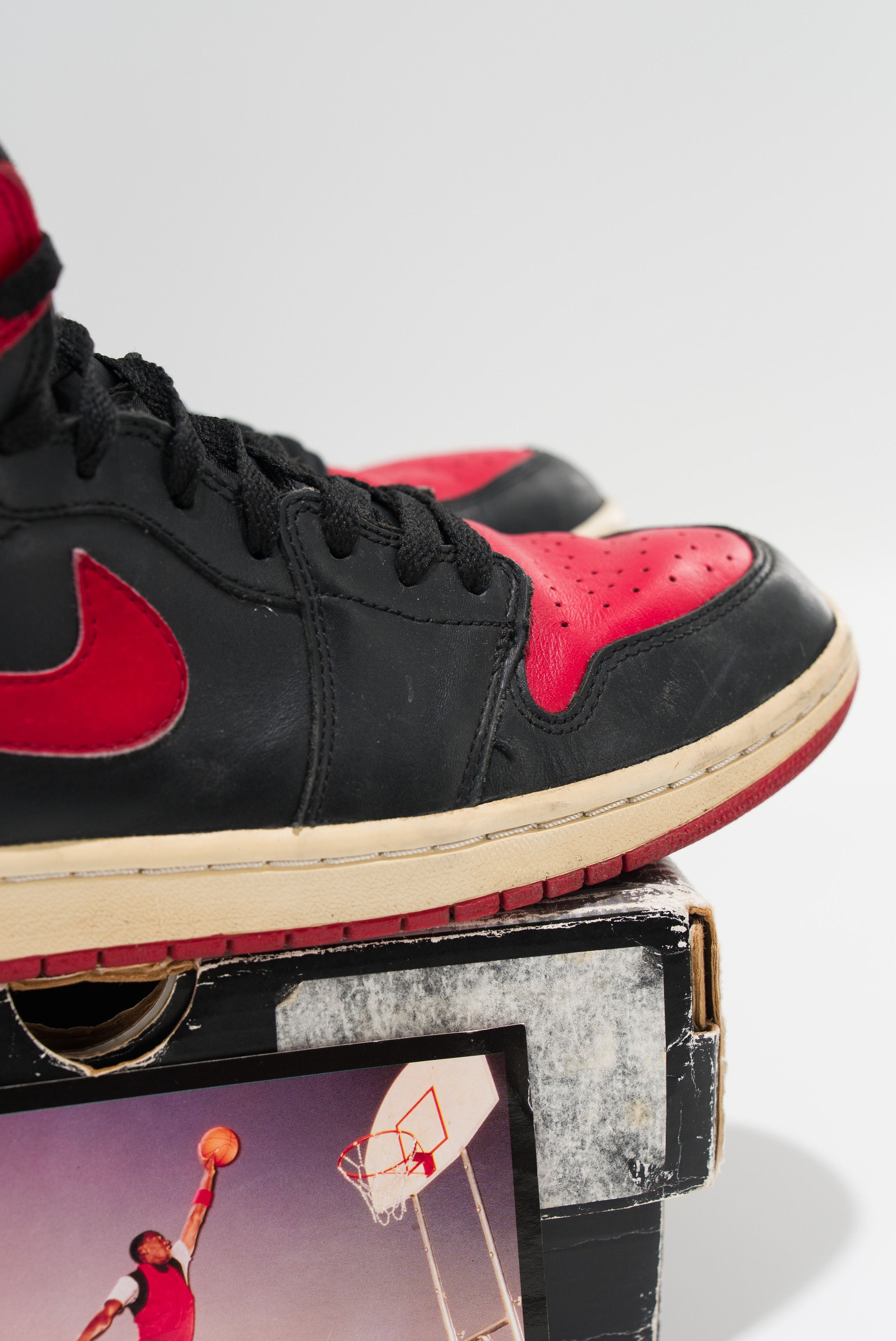 Jordan Brand Jordan 1 Retro Bred (2001) Size US 10.5 / EU 43-44 - 17 Thumbnail