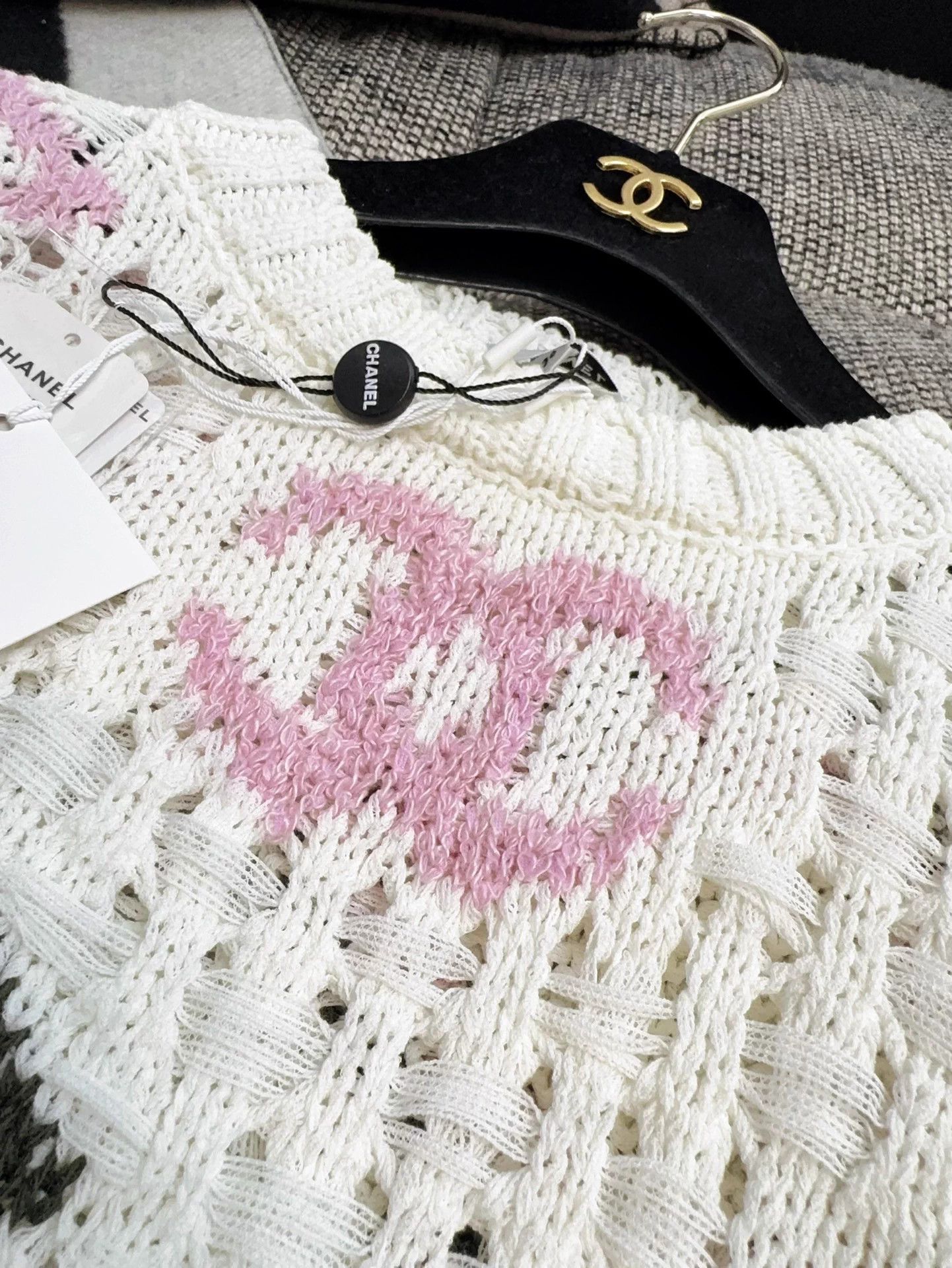 Chanel Chanel 20P Ivory Pink Logo Green Trim Geo Knit Top Size XS / US 0-2 / IT 36-38 - 6 Thumbnail