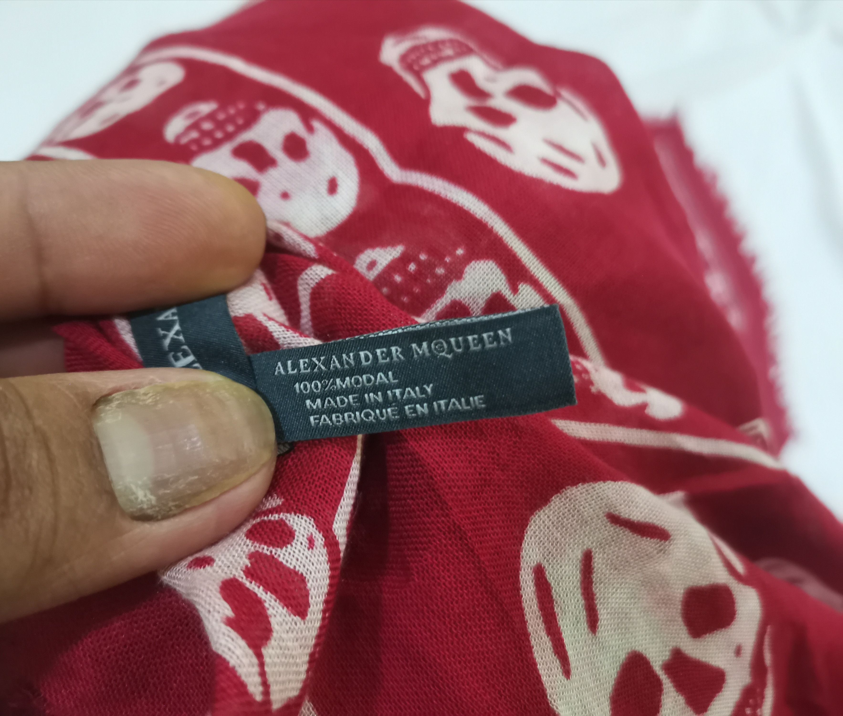 Alexander McQueen × Designer × Vintage Rare vintage Alexander Mc Queen scarves skull design Size ONE SIZE - 5 Thumbnail