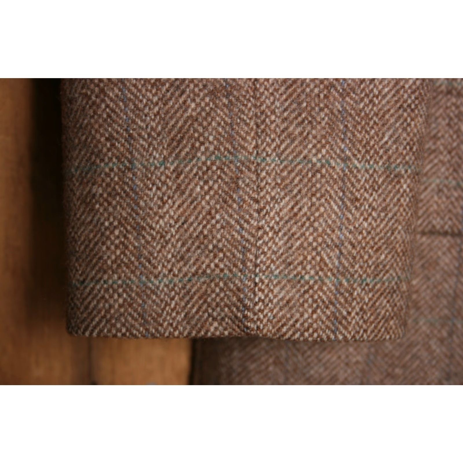 Pendleton VINTAGE Pendleton Brown Herringbone Tweed 100% Wool Quilt Lined Overcoat Sz. 44 Coat Mens Wool Herringbone 1940s 50s 60s 70s Size US S / EU 44-46 / 1 - 5 Thumbnail