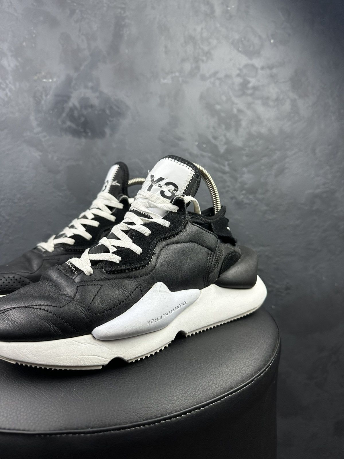 Y-3 × Yohji Yamamoto Y-3 Yohji Yamamoto Black White Kaiwa Sneakers Size US 5.5 / EU 38 - 3 Thumbnail