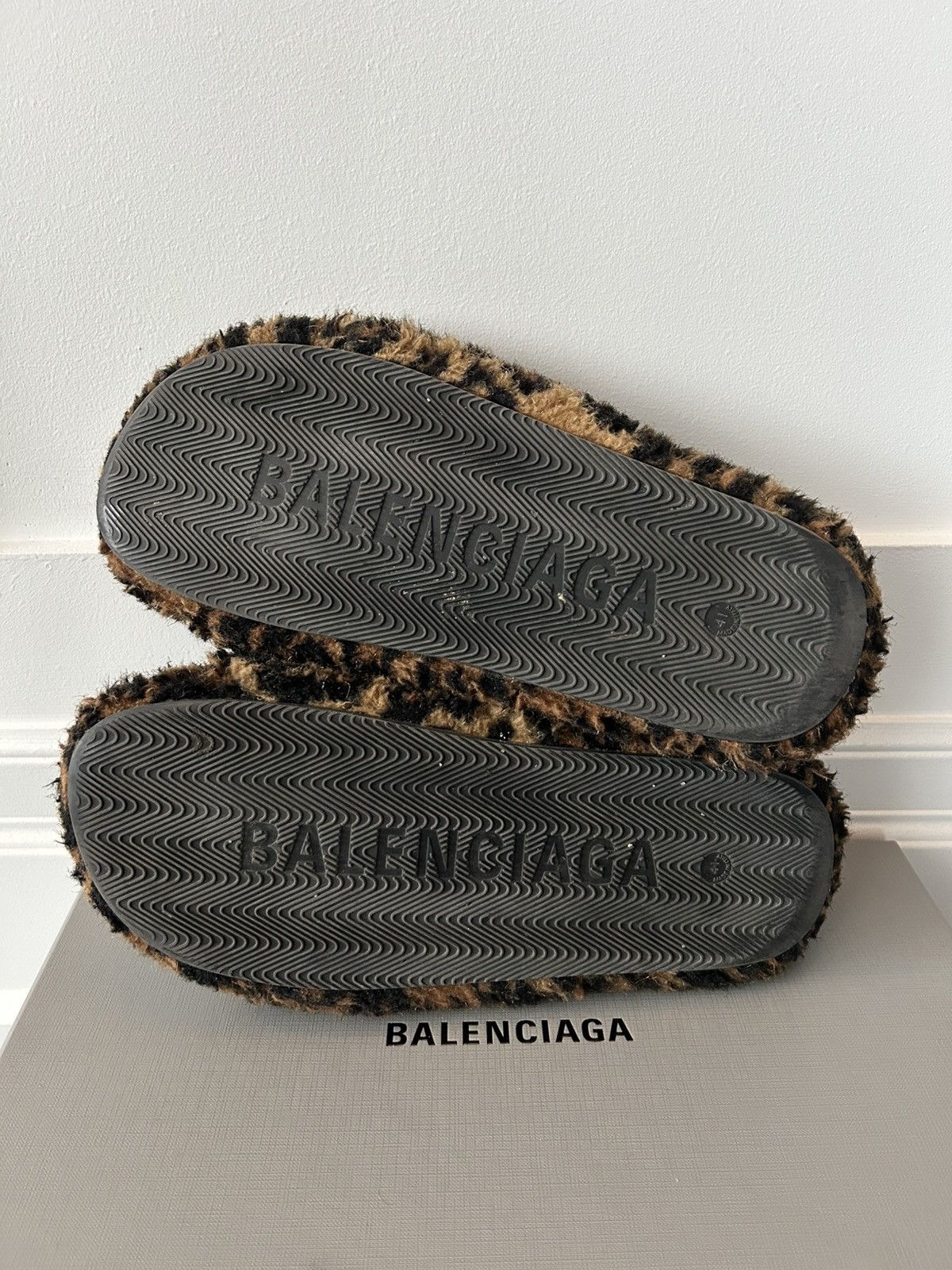 Balenciaga Balenciaga Leopard Fur Slides Size US 8 / EU 41 - 5 Thumbnail