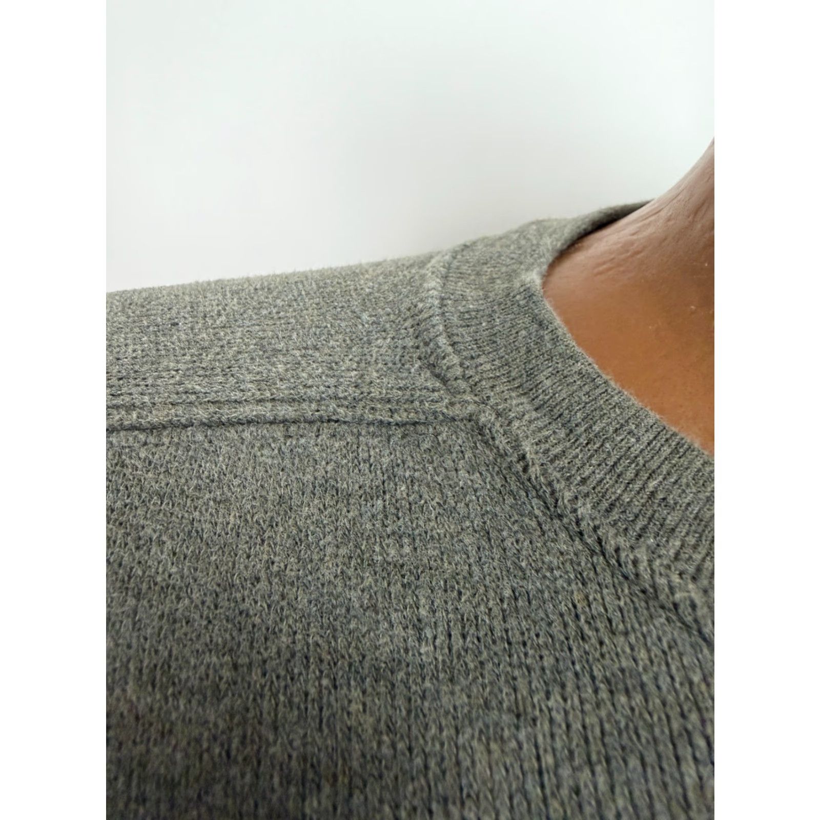 Banana Republic VINTAGE Banana Republic Men M Medium Gray Cotton Heavyweight Crew Neck Knit T-Shirt 90s Y2K Minimal Hipster Preppy Solid Shirt Size US M / EU 48-50 / 2 - 4 Thumbnail