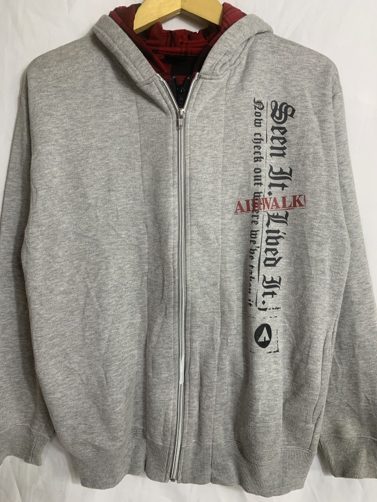 Japanese Brand Airwalk Doublelayer Zip style Size US M / EU 48-50 / 2 - 6 Thumbnail
