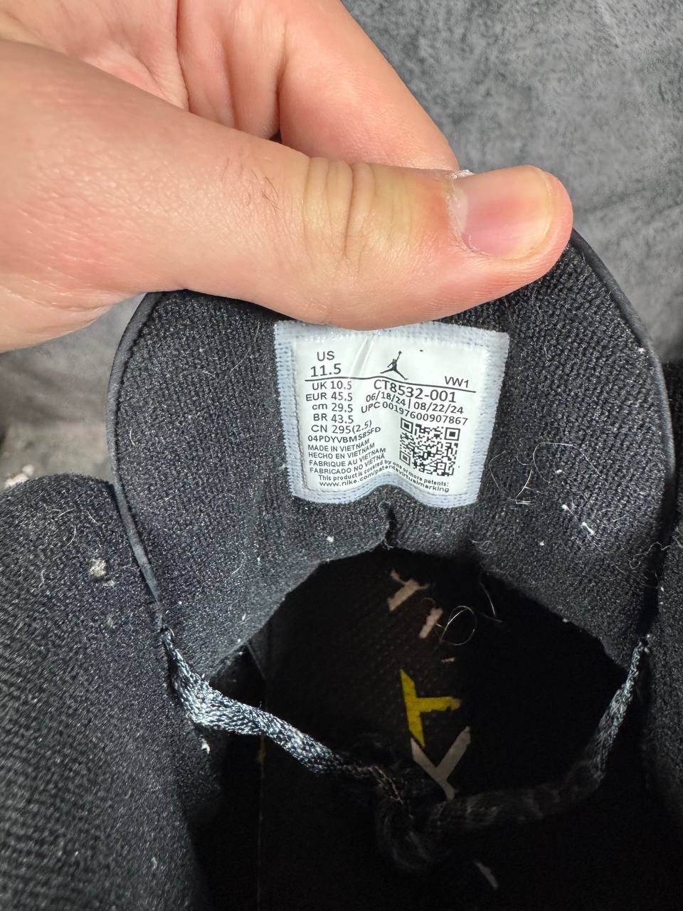 Jordan Brand Size 11.5 | Jordan 3 Black Cat With Box | Pre-Owned Size US 11.5 / EU 44-45 - 7 Thumbnail