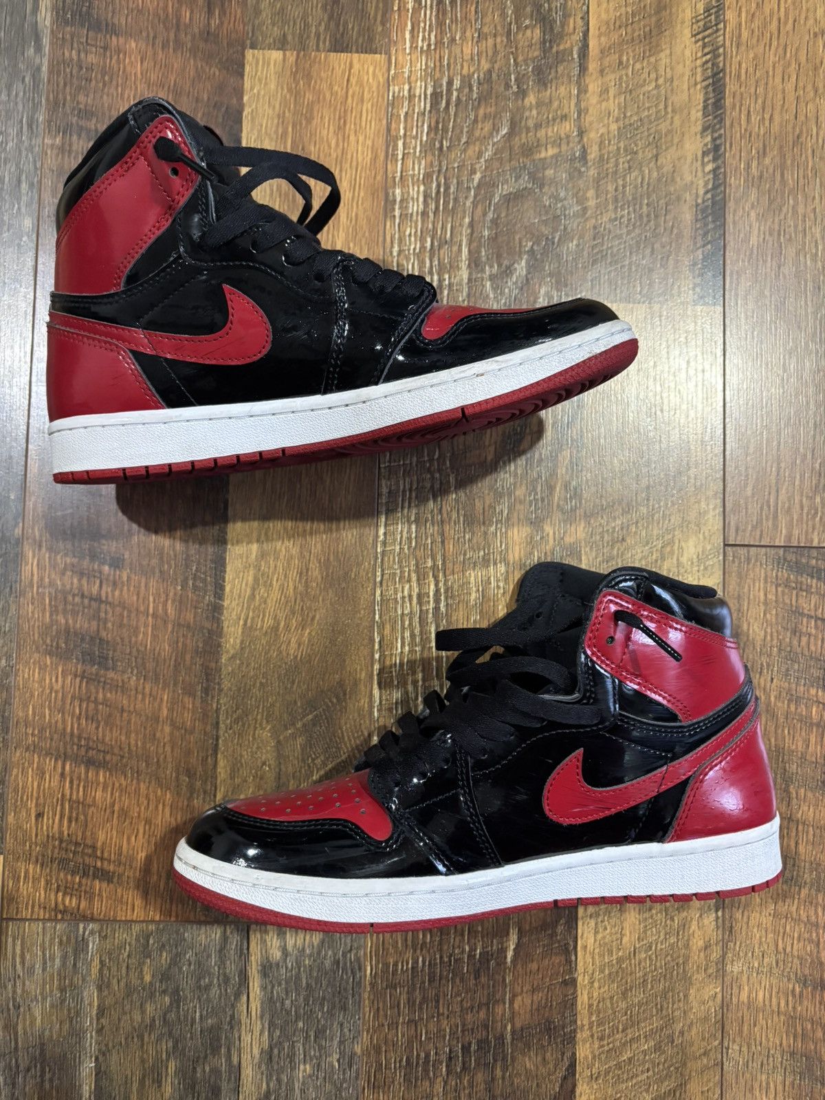 Jordan Brand Air Jordan 1 High og patent bred sneaker Size US 8.5 / EU 41-42 - 2 Thumbnail
