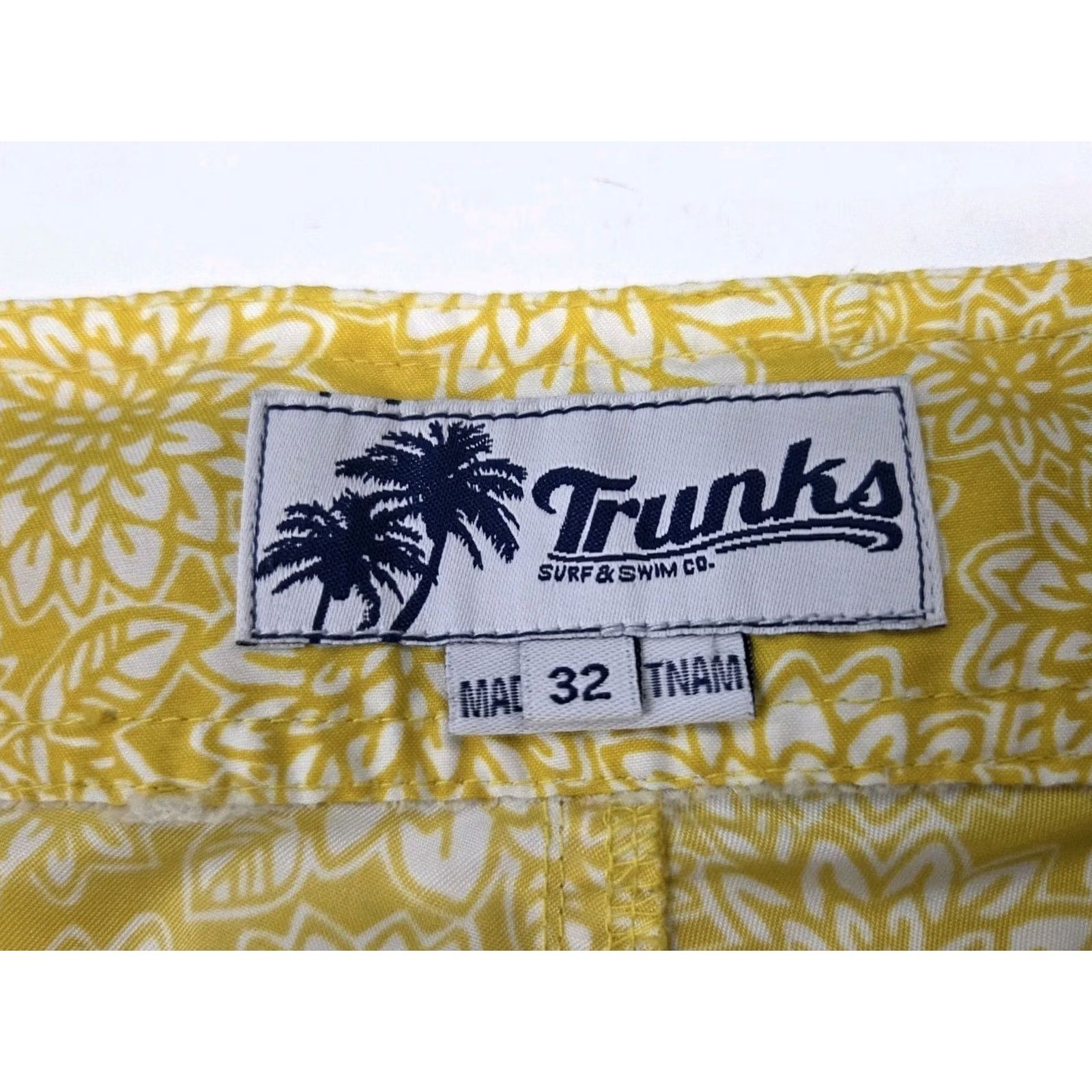 CO Trunks Surf and Swim Co Men Boardshorts Yellow/White Floral 32 Beach Surf Tropical 90s? Size US 32 / EU 48 - 3 Thumbnail
