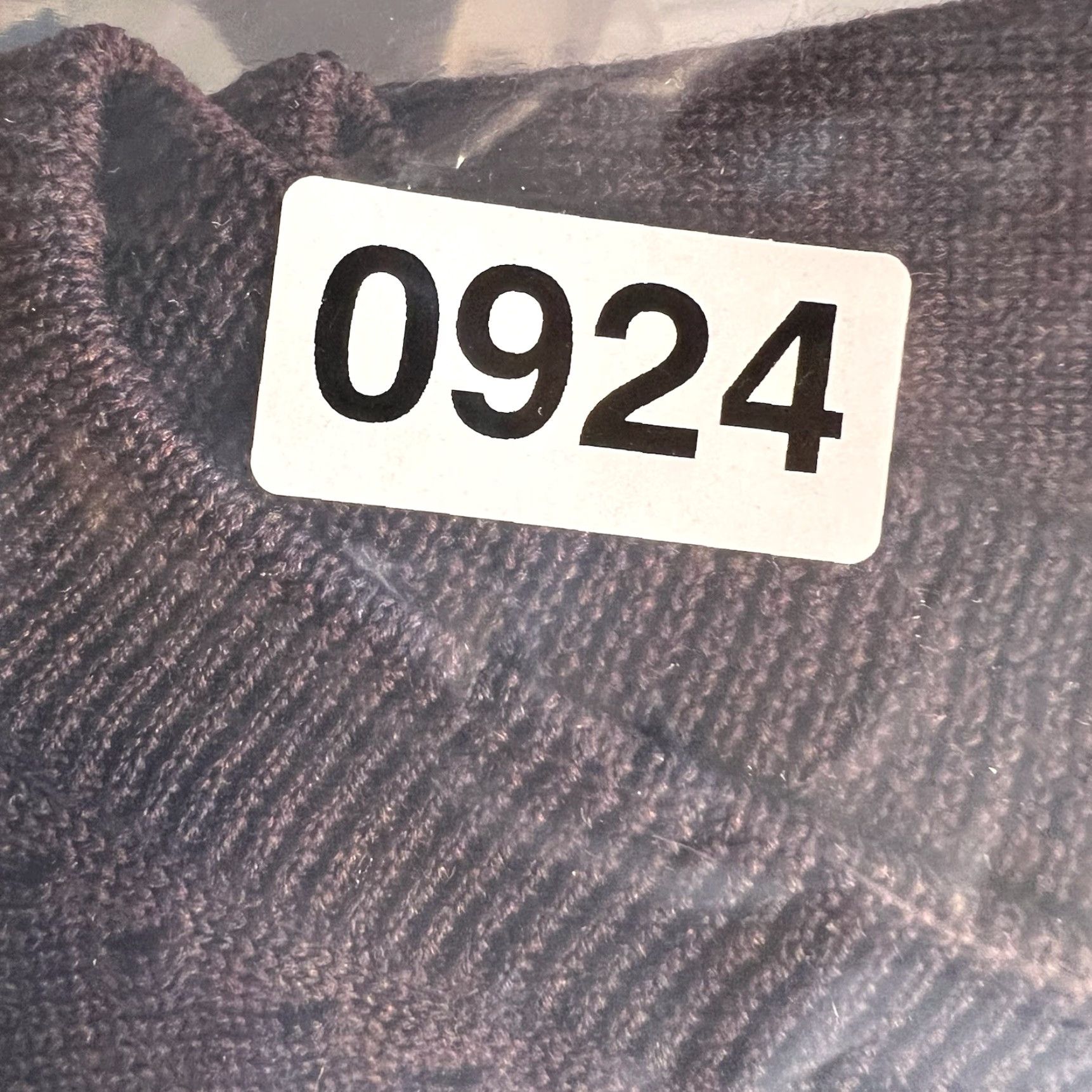 Vintage Aureus Vest XL Maroon 100% Merino Wool Knitted Solid V-Neck Sleeveless Wool Vest Men Reg Size US XL / EU 56 / 4 - 7 Thumbnail