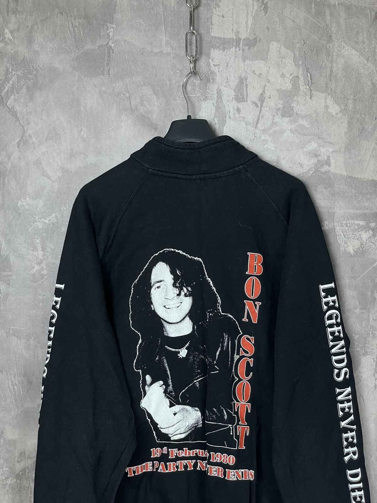 Band Tees × Vintage Vintage 90s Bon Scott Band Metal Rock Zip Up Sweatshirt Size US L / EU 52-54 / 3 - 9 Thumbnail