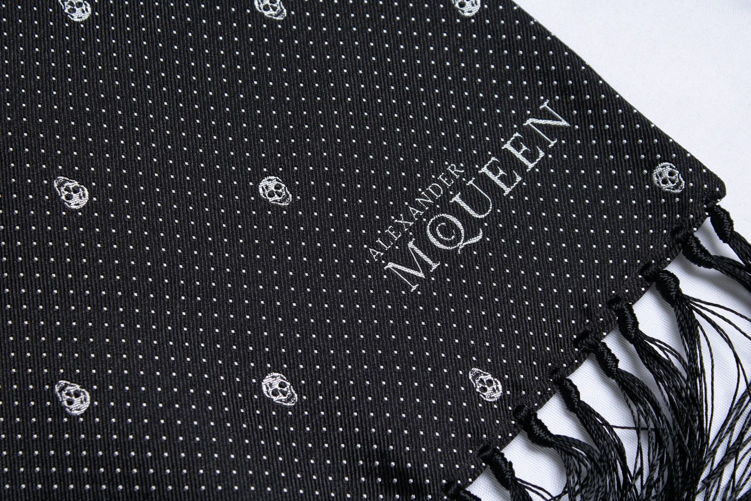 Alexander McQueen Alexander McQueen, dotted skull tuxedo scarf Size ONE SIZE - 5 Thumbnail