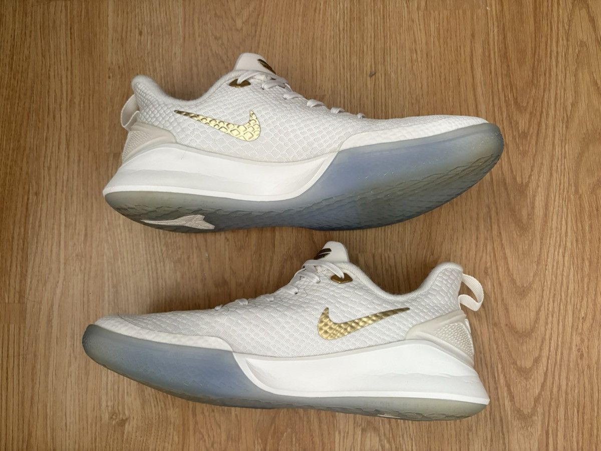 Nike Nike Kobe Mamba Focus Metallic Gold Size US 7.5 / EU 40-41 - 3 Thumbnail