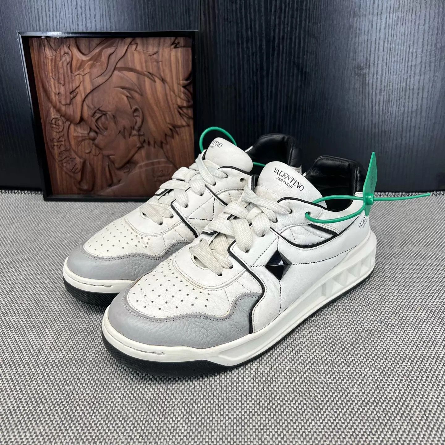Valentino Valentino One Stud Black & White 40 Size US 7 / EU 40 - 1 Thumbnail