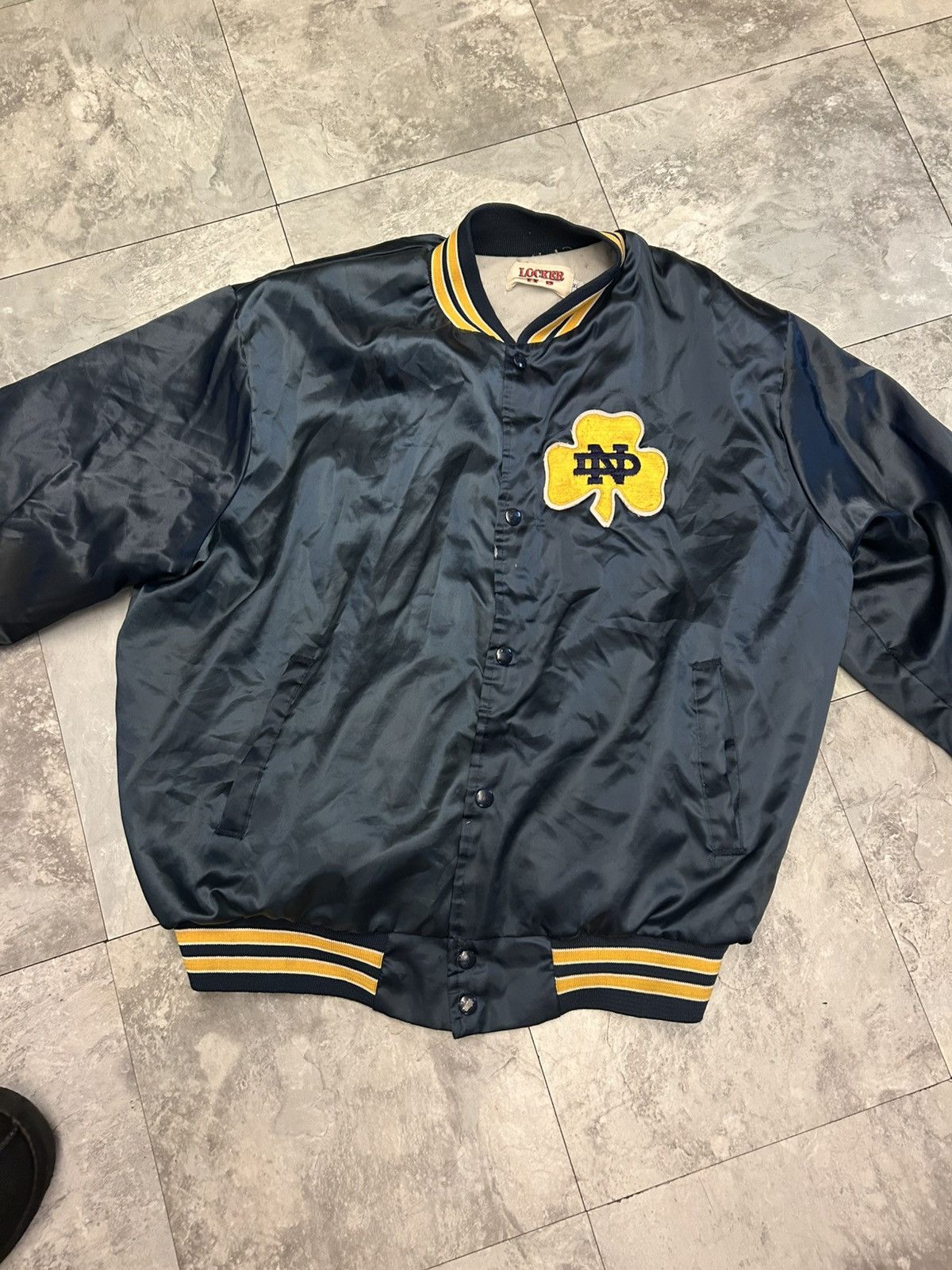 Other Vintage Notre Dame Locker Spell Out Satin Bomber Jacket - XL Size US XL / EU 56 / 4 - 21 Thumbnail