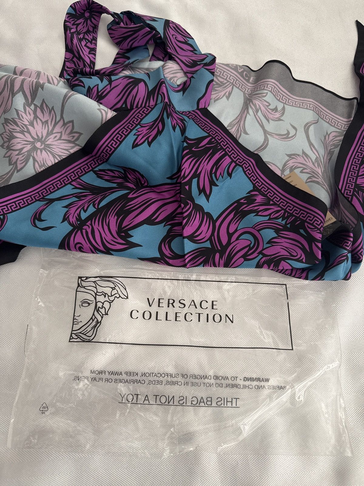 Versace Versace silk halter top Size ONE SIZE - 8 Thumbnail