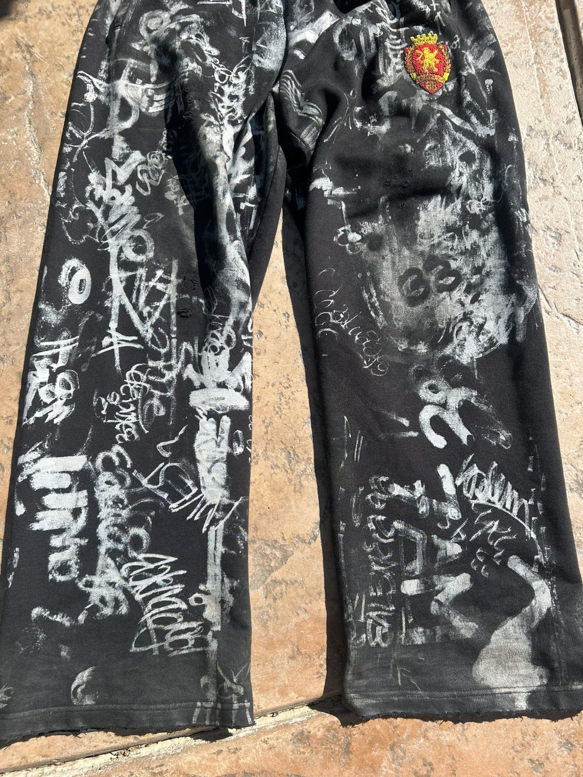 Balenciaga Balenciaga skater graffiti mud show sweapants Size US 30 / EU 46 - 2 Thumbnail