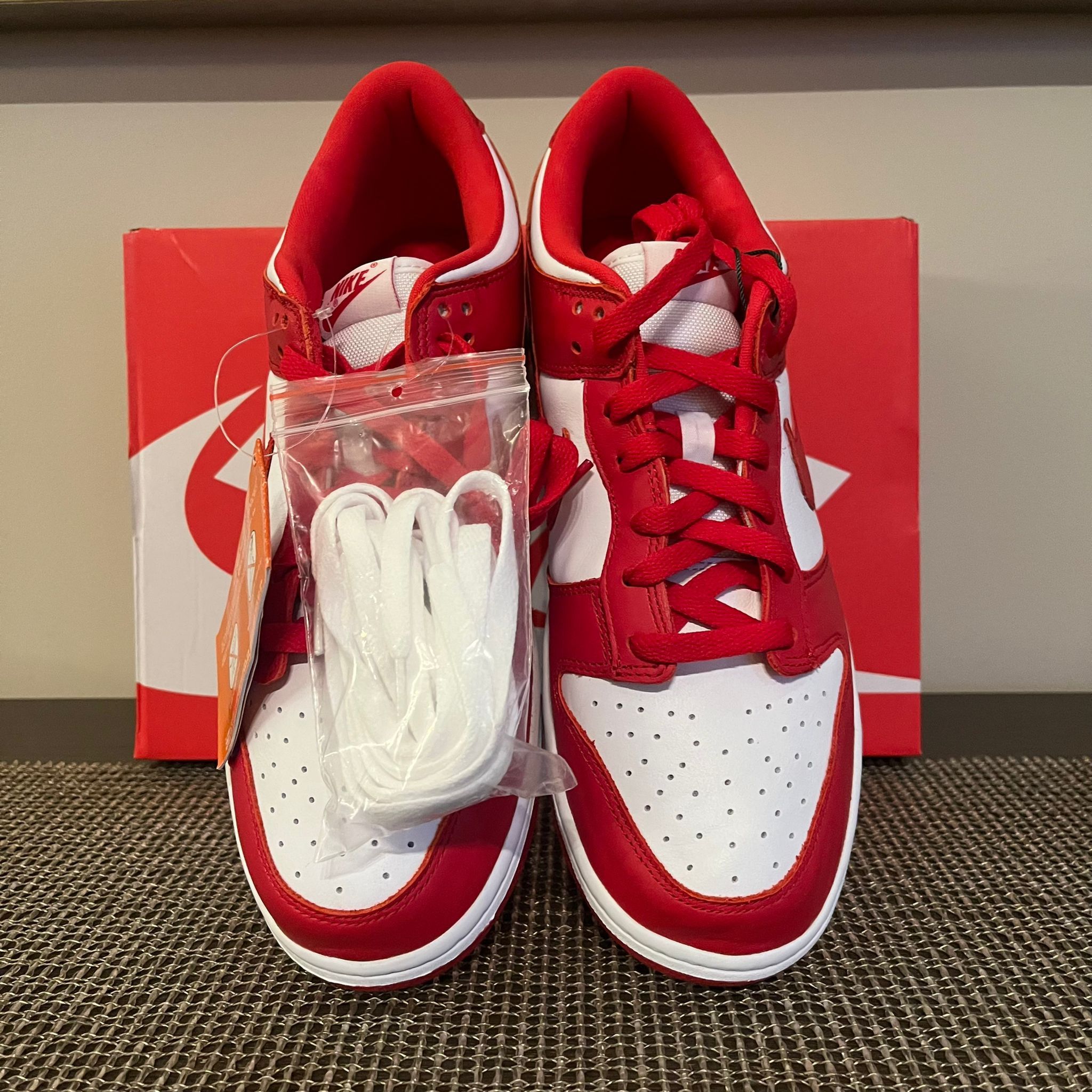 Nike Dunk Low SP in White / University Red Size US 10.5 / EU 43-44 - 7 Thumbnail