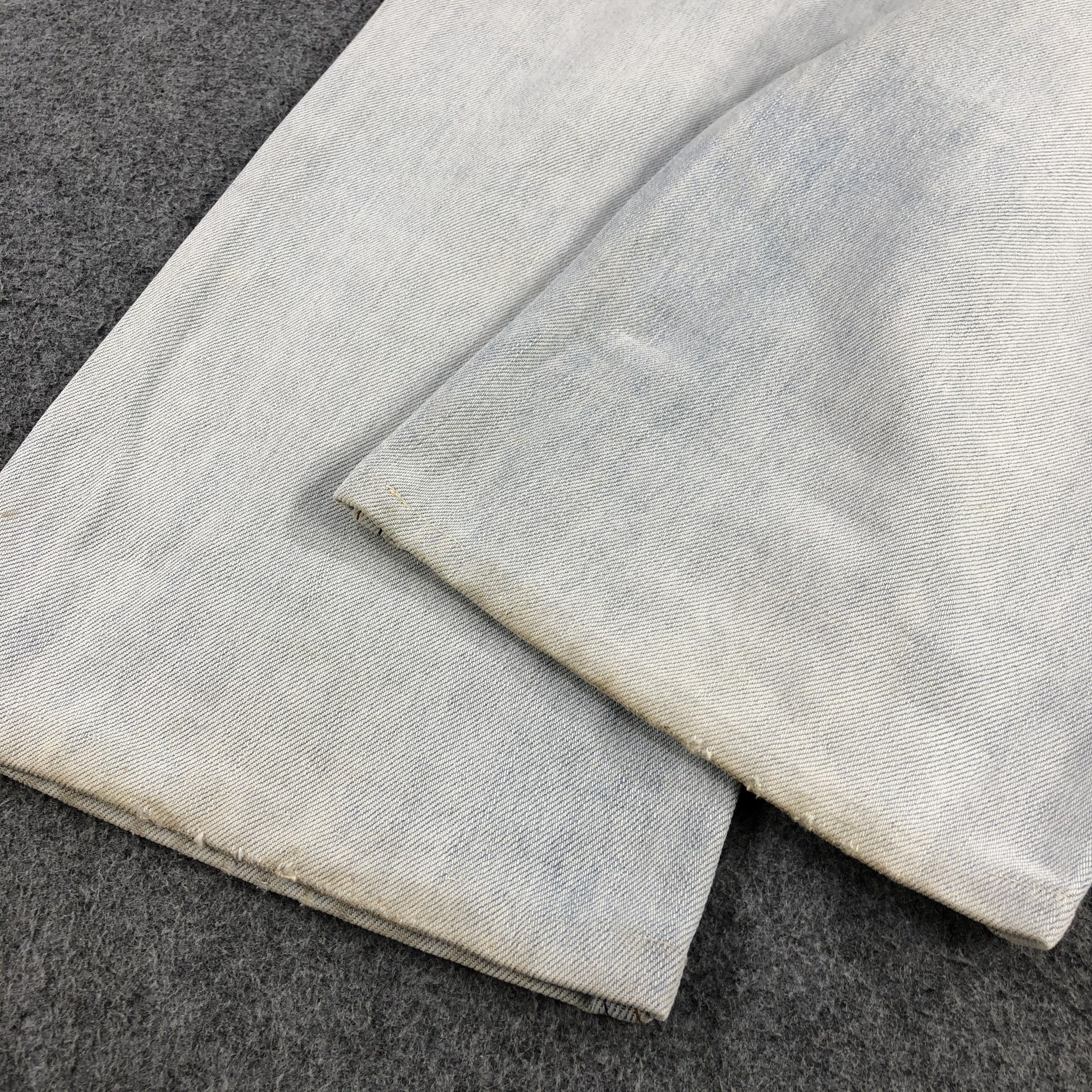 Levi's Vintage 90s Light Wash Levis 509 Jeans-J1888 Size US 27 - 6 Thumbnail