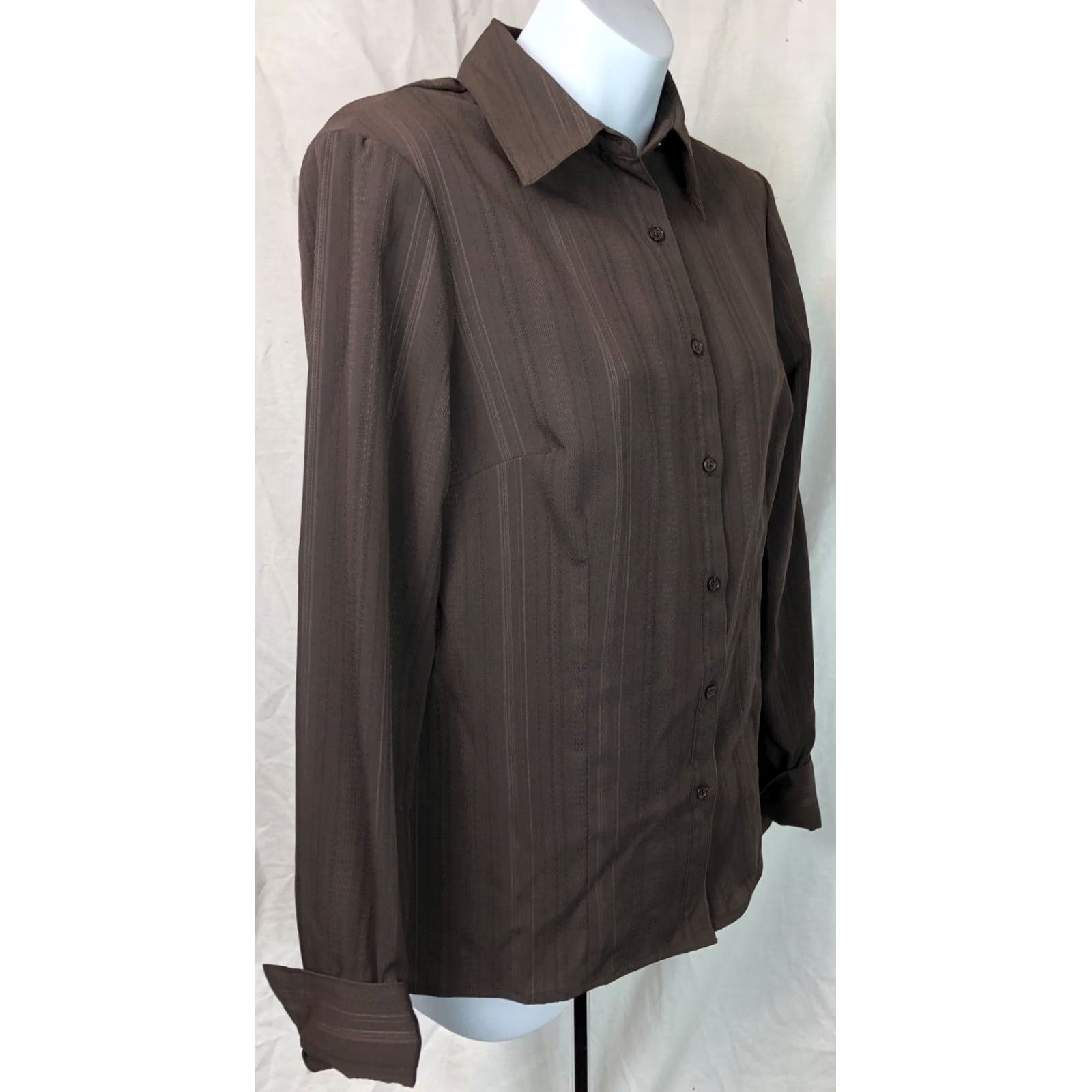 Vintage Nwt East 5th Top Blouse S Brown Cuffed Long Sleeve Button Front Point Collar Womens Size S / US 4 / IT 40 - 3 Thumbnail