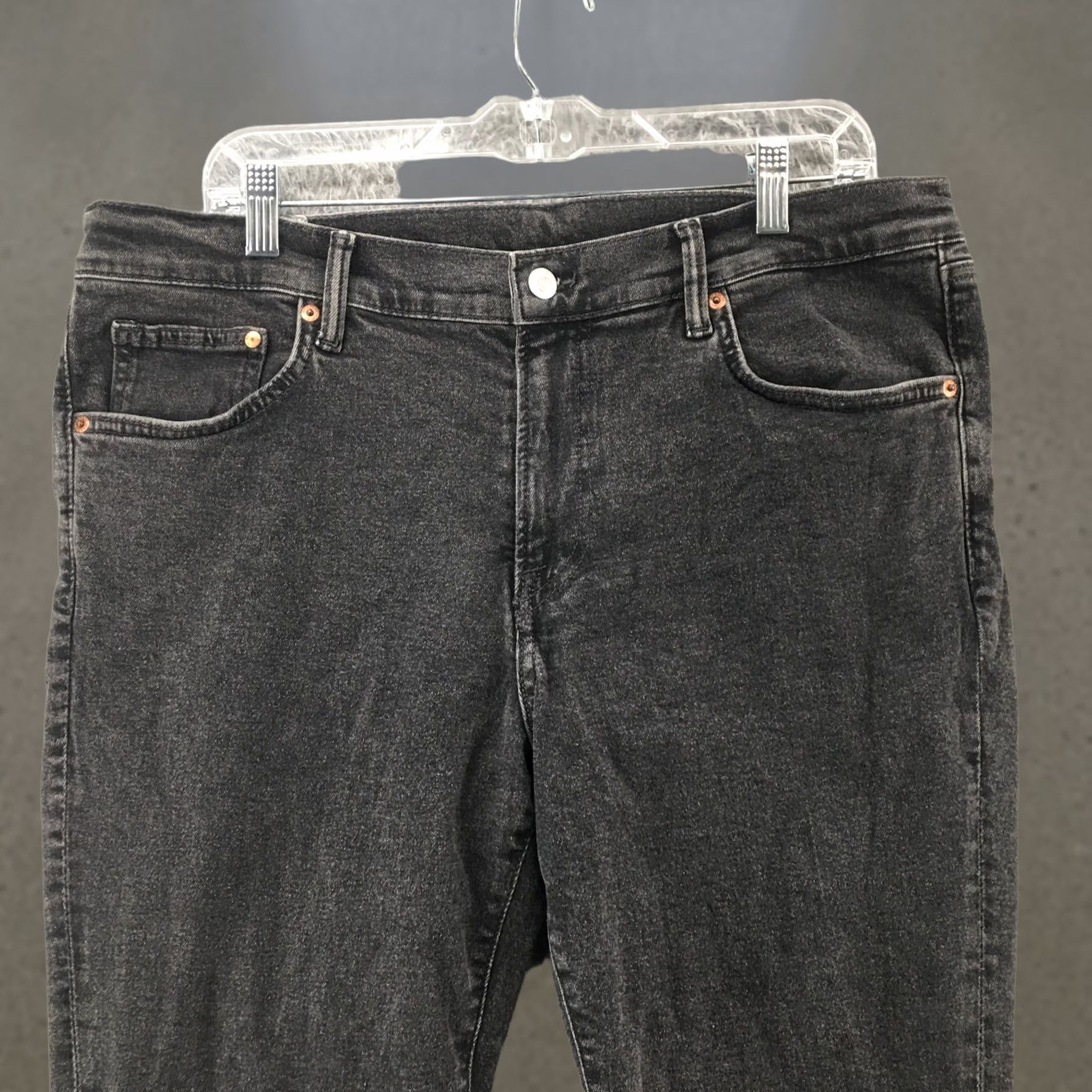 H&M H&M Skinny Fit Jeans Mens 38x32 Grey Denim Mid Rise Zip Fly Jeans Mens Regular 5-Pocket Design Charcoal Wash Modern Fit Mens Grey Denim 90s? Size US 38 / EU 54 - 1 Thumbnail