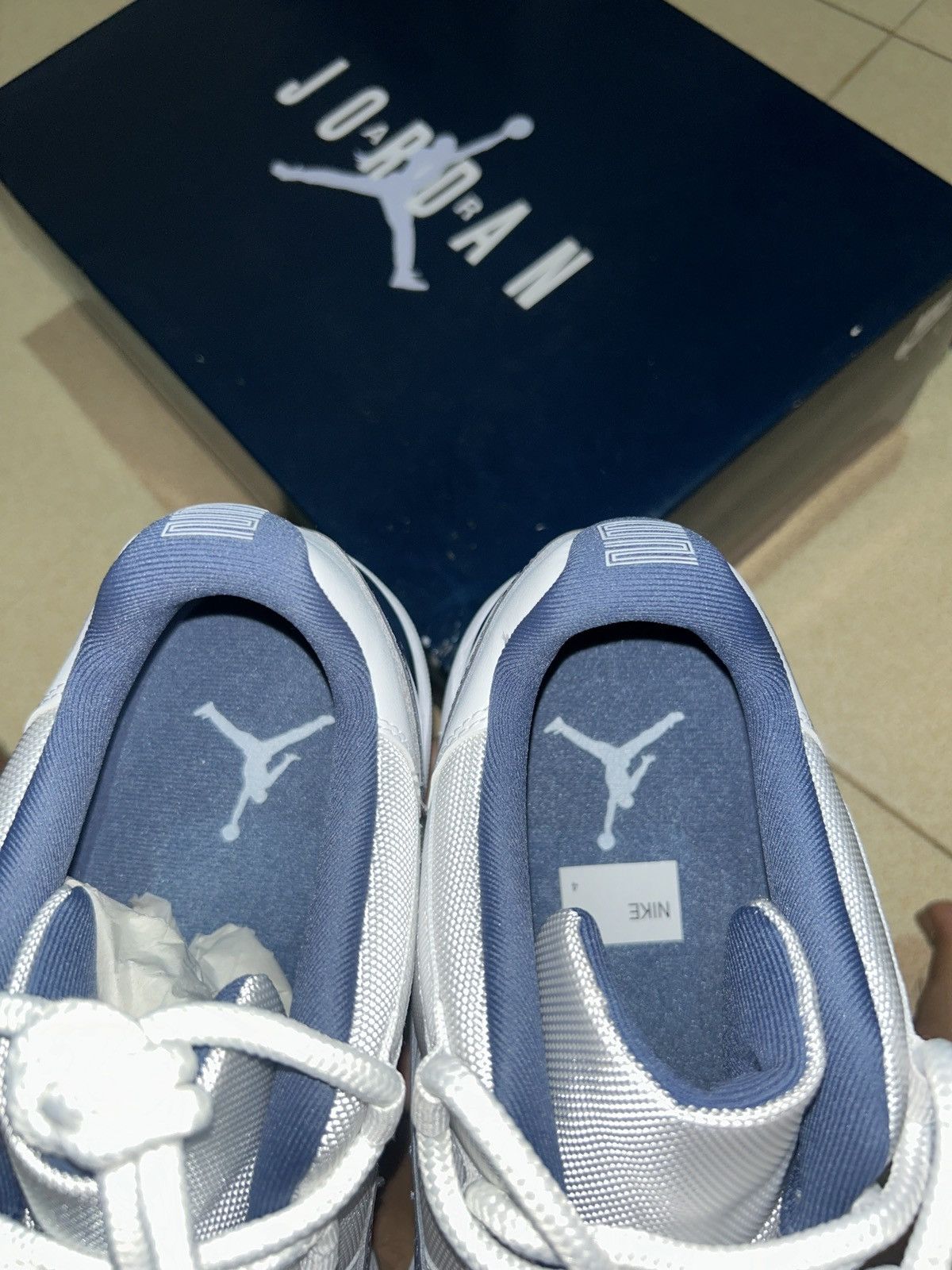 Jordan Brand air jordan 11 low diffused blue Size US 12.5 / EU 45-46 - 4 Thumbnail