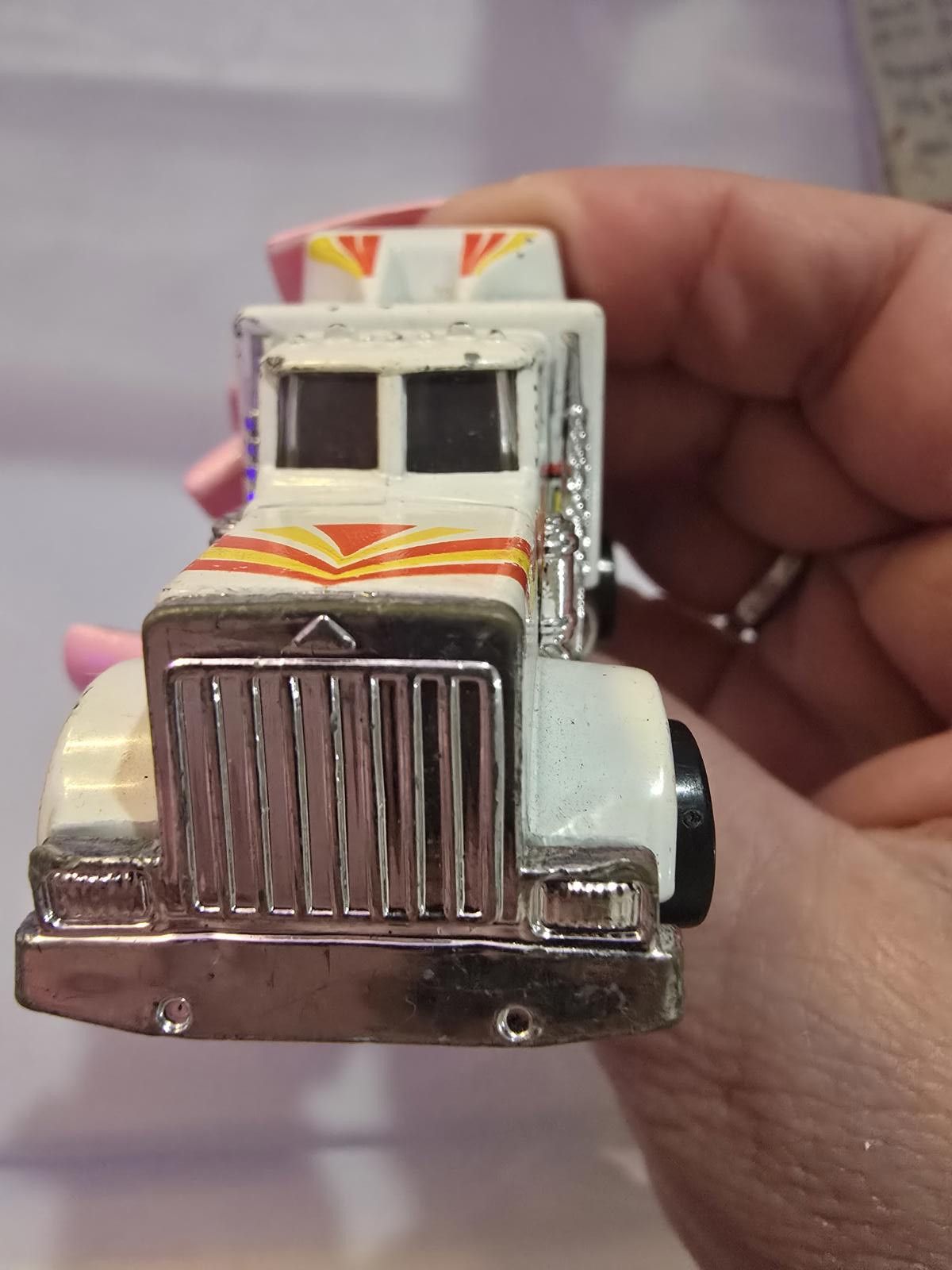 Other Rare Vtg 1982 Hot Wheels LONG SHOT Kenworth Semi Truck Cab Size ONE SIZE - 7 Thumbnail