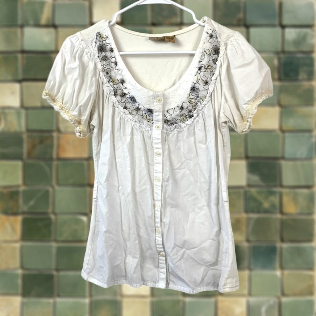 Vintage Daytrip Floral Embroidered Button Front Top Women's L Short Sleeve Peasant Shirt Cream Boho Y2K Embellished Regular Cotton Blend Size L / US 10 / IT 46 - 1 Thumbnail
