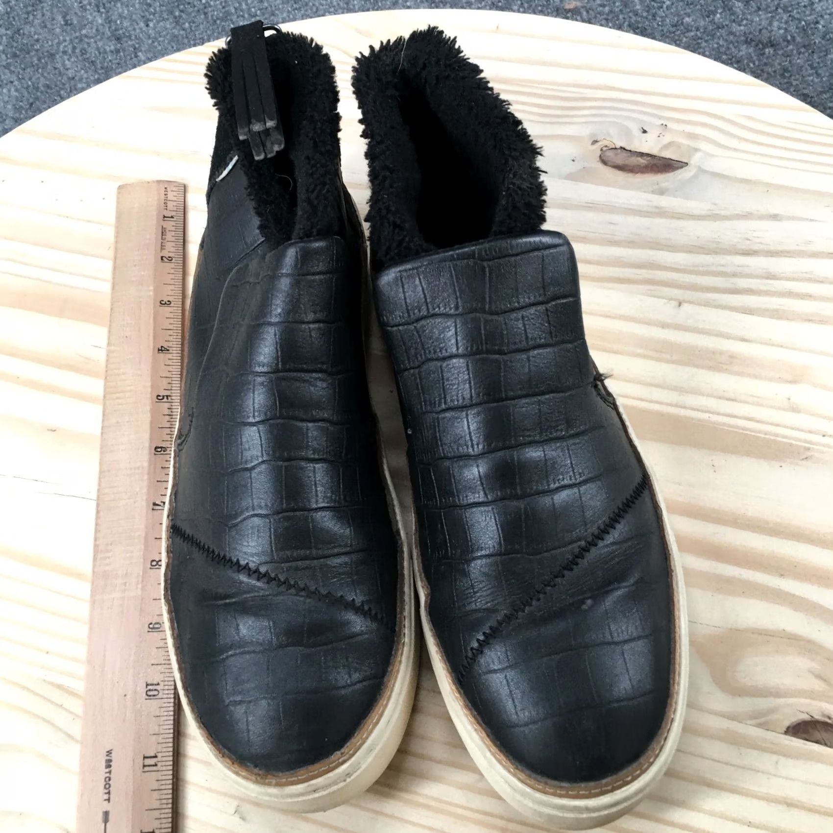Toms TOMS Paxton High Top Sneakers Black Leather Womens 9 Casual Croc Flat Fur Trim Shoes Size M / US 6-8 / IT 42-44 - 7 Thumbnail