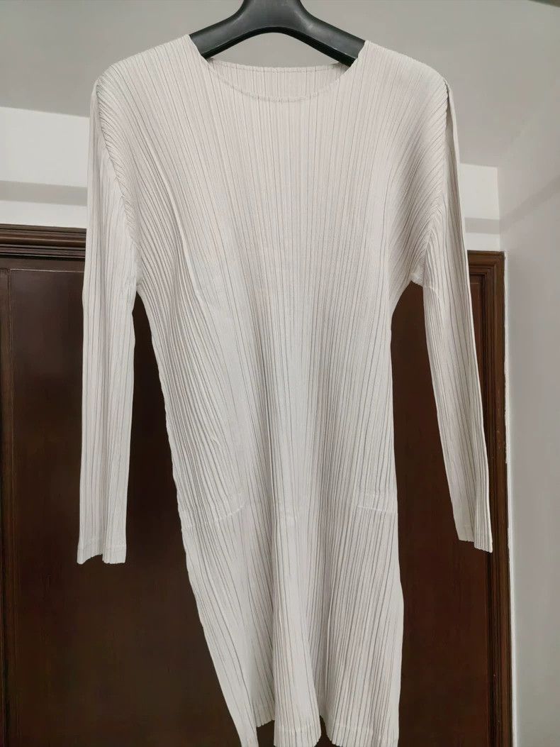 Issey Miyake issey miyake size:3 A grayish-white long-sleeved top 2505- Size XXS / US 00 / IT 34 - 1 Thumbnail