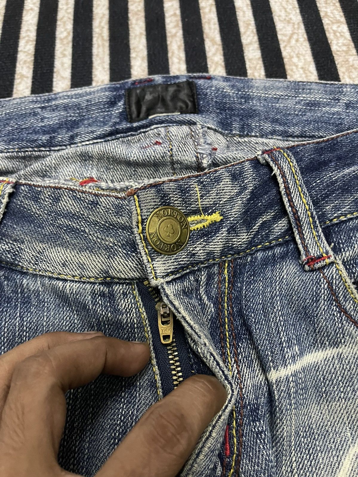 Norton 2000s NORTON DENIM DISTRESSED JEANS EMBROIDERED LOGO Size US 32 / EU 48 - 11 Thumbnail