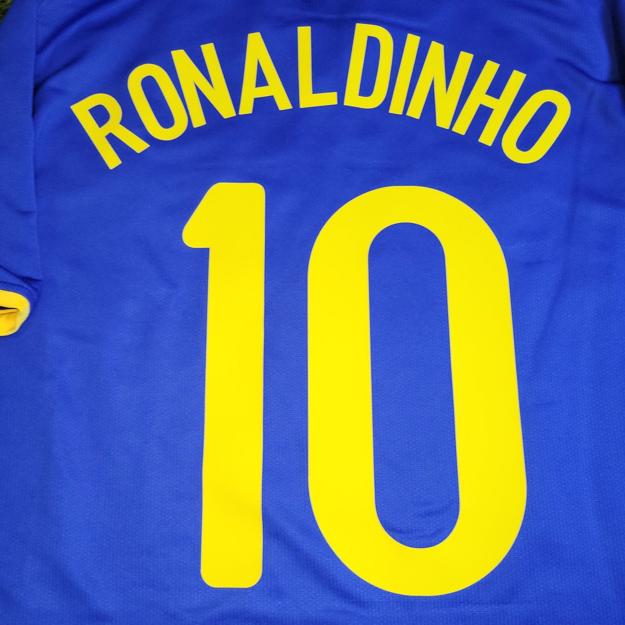 Nike Ronaldinho Brazil 2008 Away Soccer Jersey Shirt M SKU# 25895 Size US M / EU 48-50 / 2 - 3 Thumbnail