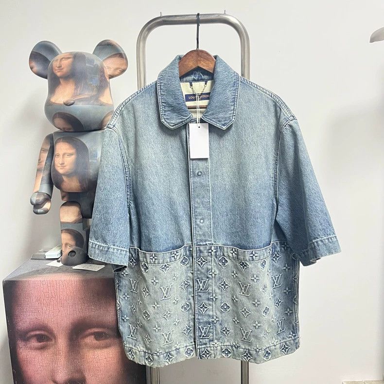 Louis Vuitton Louis Vuitton Embossed denim jacket with short sleeves 2504 Size US M / EU 48-50 / 2 - 1 Thumbnail