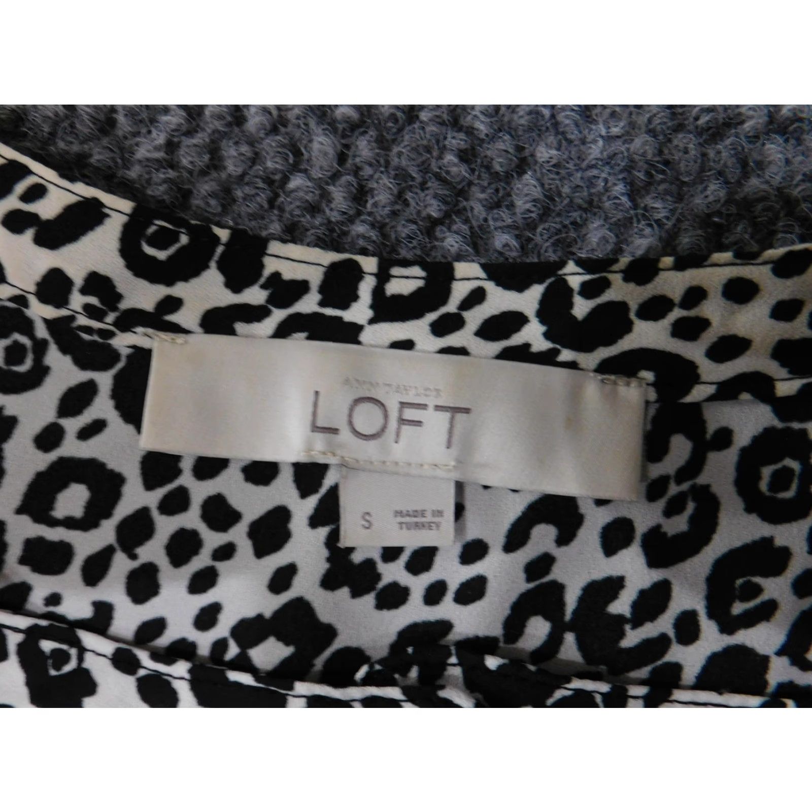 Loft VINTAGE LOFT Ann Taylor LOFT Shirt Womens Small Black White Leopard Print Long Sleeve Top Size S / US 4 / IT 40 - 5 Thumbnail