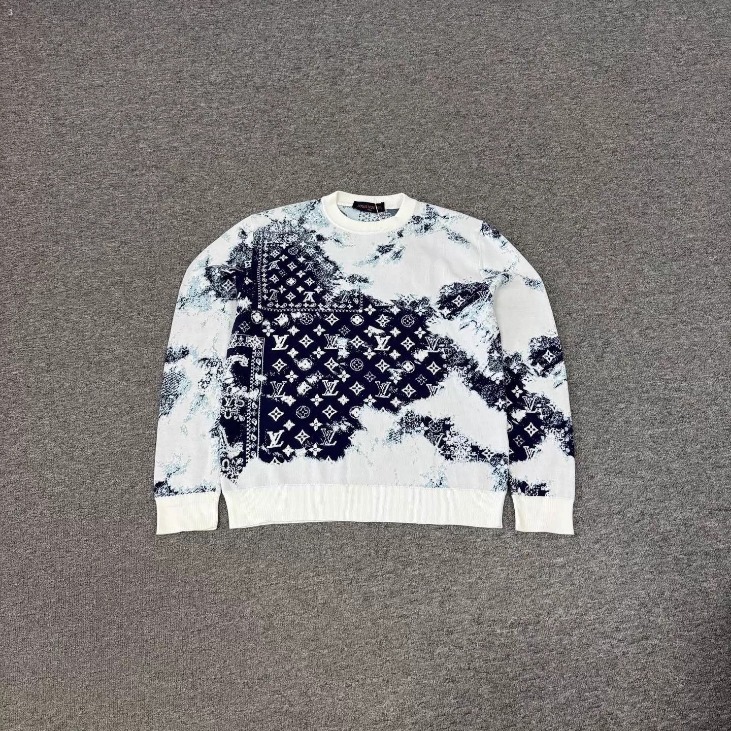 Louis Vuitton Multi Pattern Long Sleeve Crew Neck Sweatshirt M Size US M / EU 48-50 / 2 - 1 Thumbnail