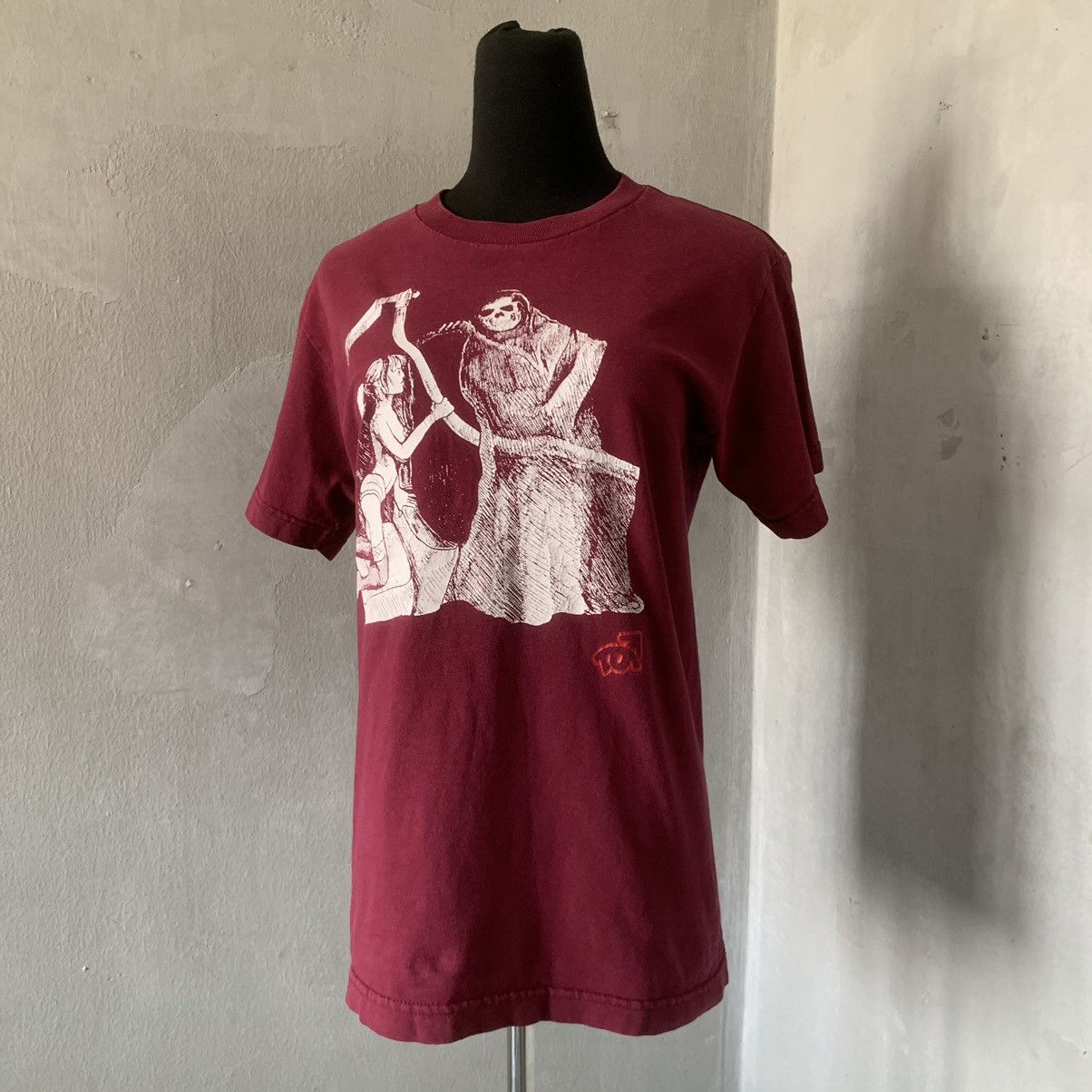 Other Wifis funeral Inconspicuous girl pray to reaper shirt Size US S / EU 44-46 / 1 - 1 Thumbnail