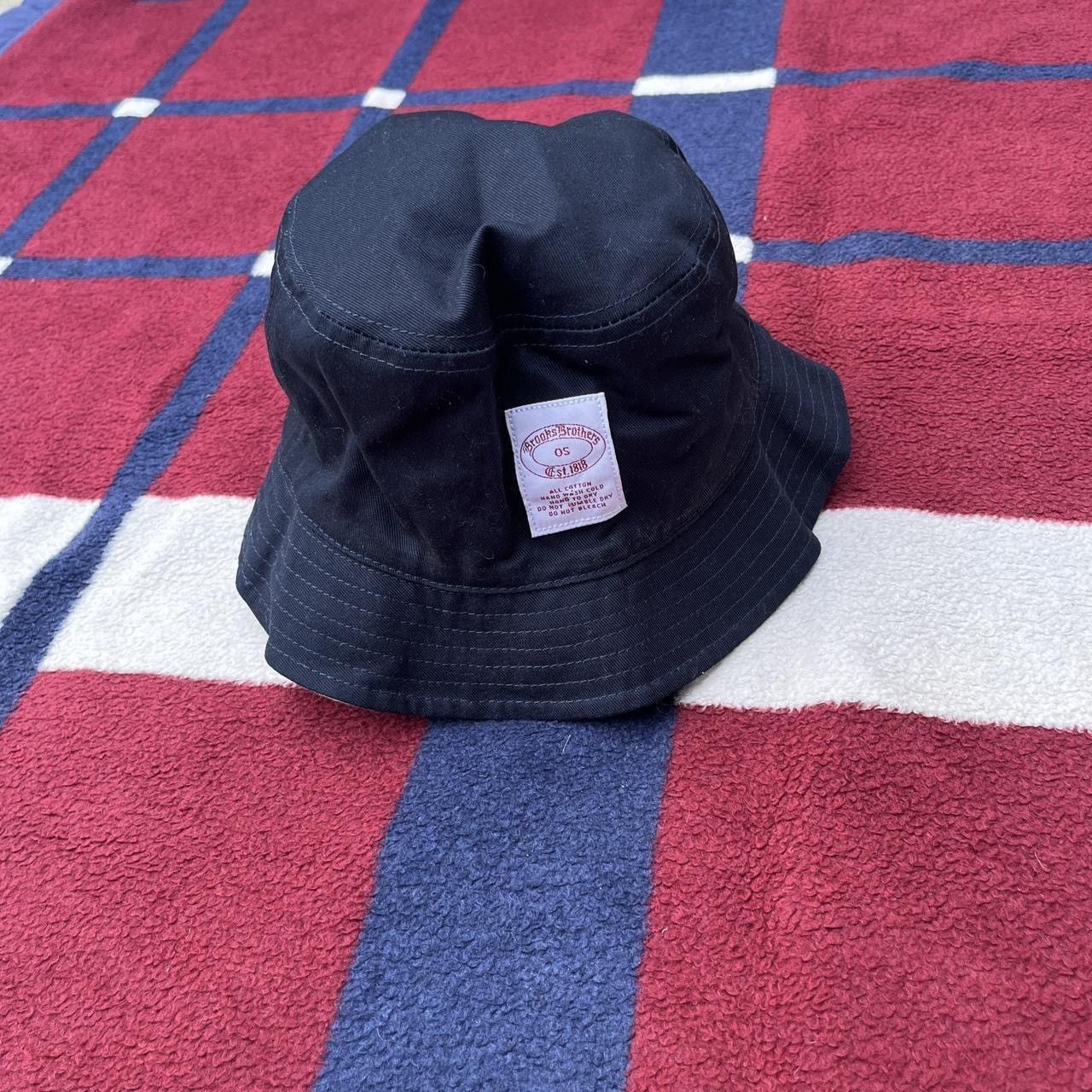 Supreme×Brooks Brothers Seersucker Hat Meet the Brooks Brothers x Supreme Seersucker Bucket Hat