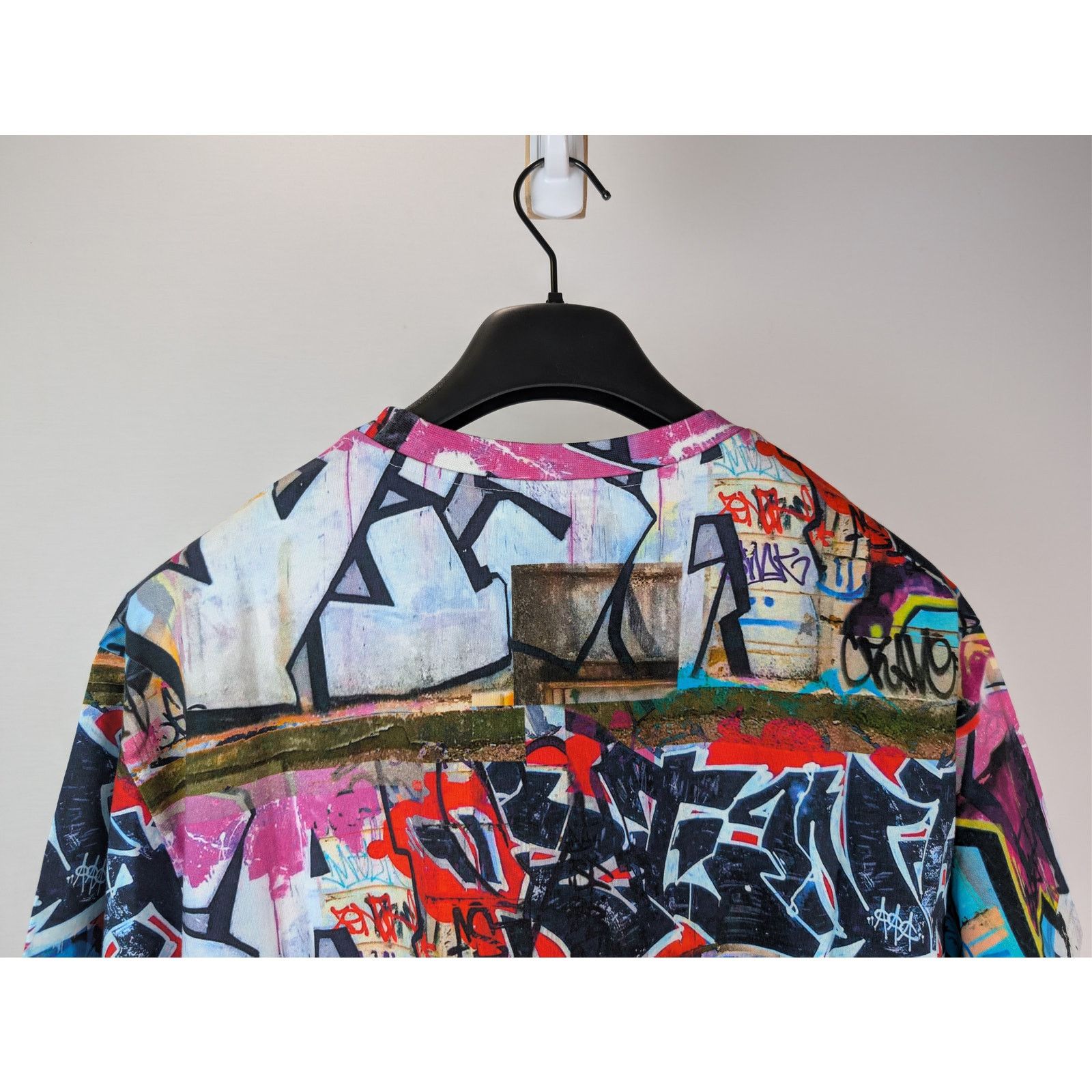 Vivienne Westwood o1rshd1 Classic Graffiti T-Shirt in Multiolor Size US L / EU 52-54 / 3 - 12 Thumbnail
