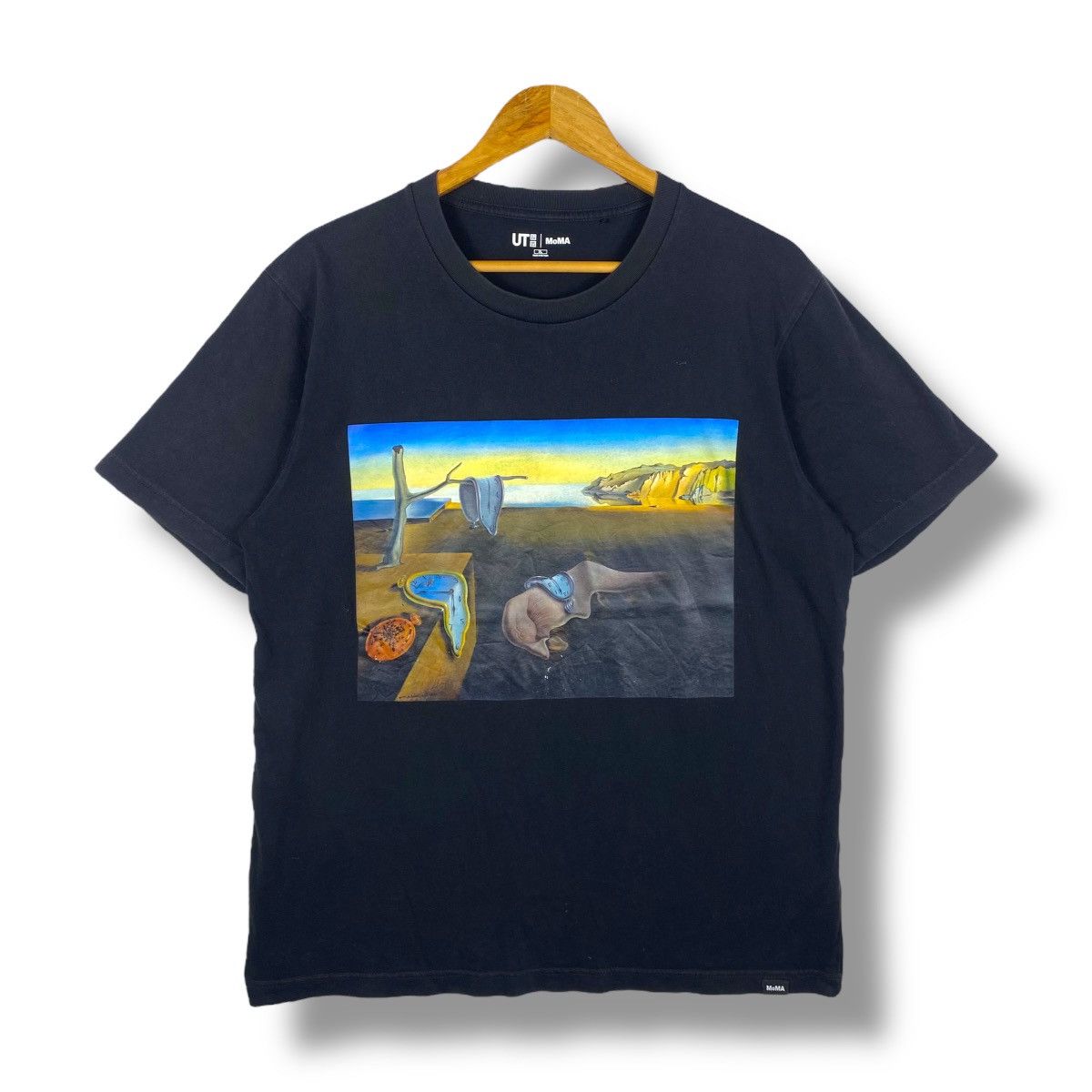 Japanese Brand SALVADOR DALI The Persistence Of Memory Artwork MoMa Tee Size US XL / EU 56 / 4 - 1 Thumbnail